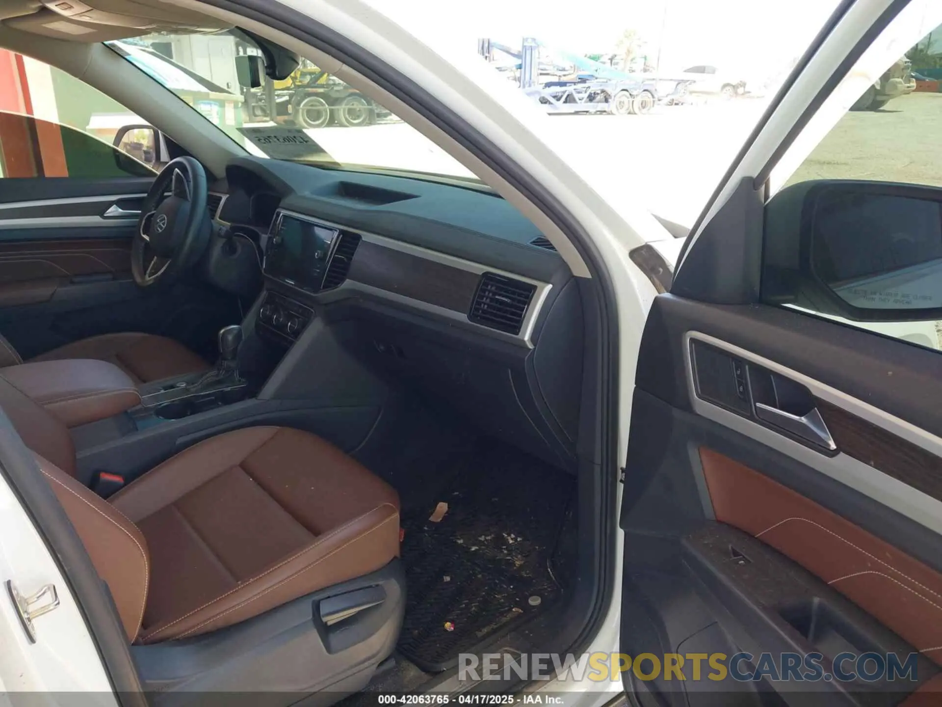 5 Photograph of a damaged car 1V2WP2CA0NC552690 VOLKSWAGEN ATLAS 2022