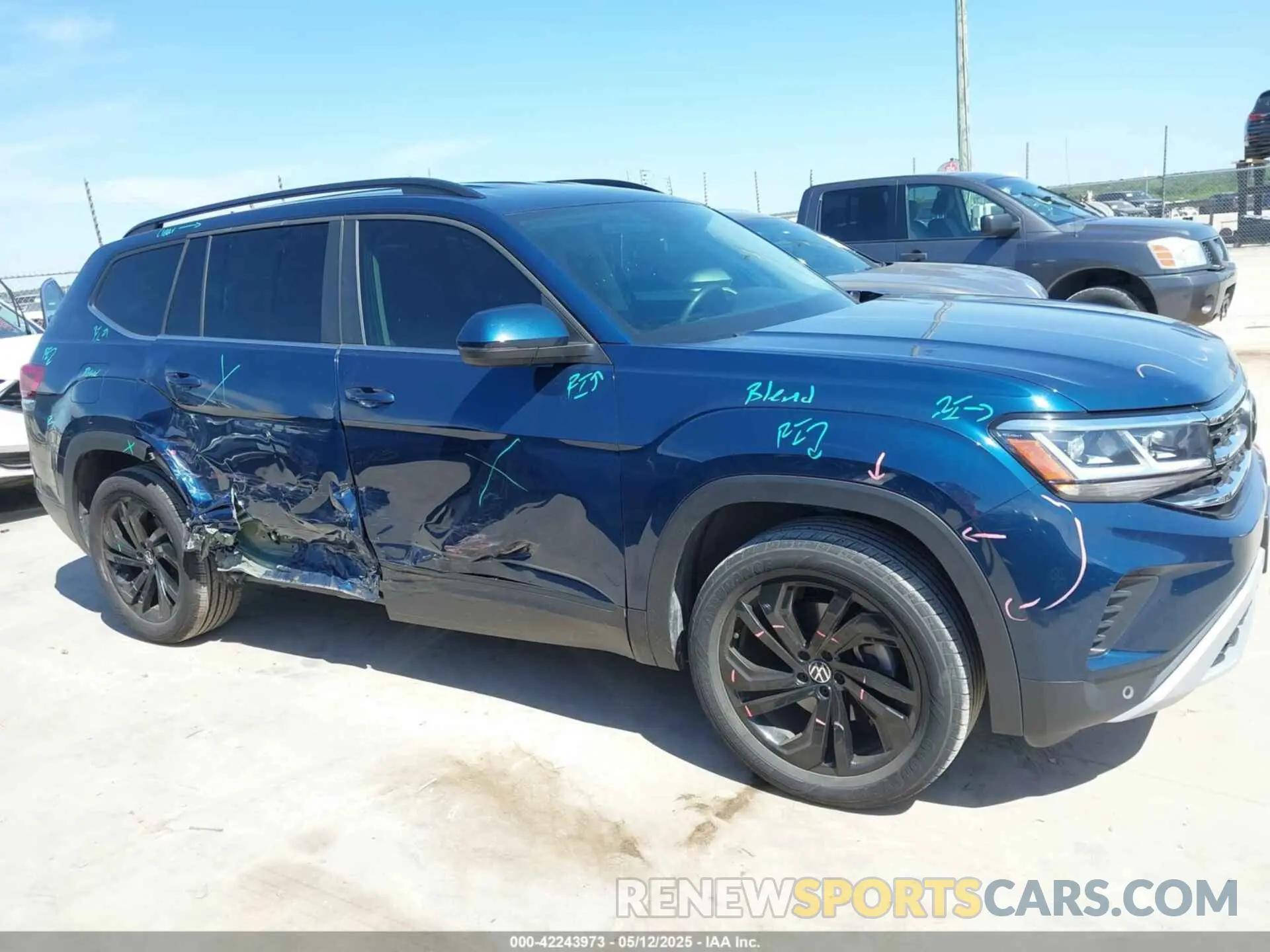6 Photograph of a damaged car 1V2WP2CA2NC527645 VOLKSWAGEN ATLAS 2022