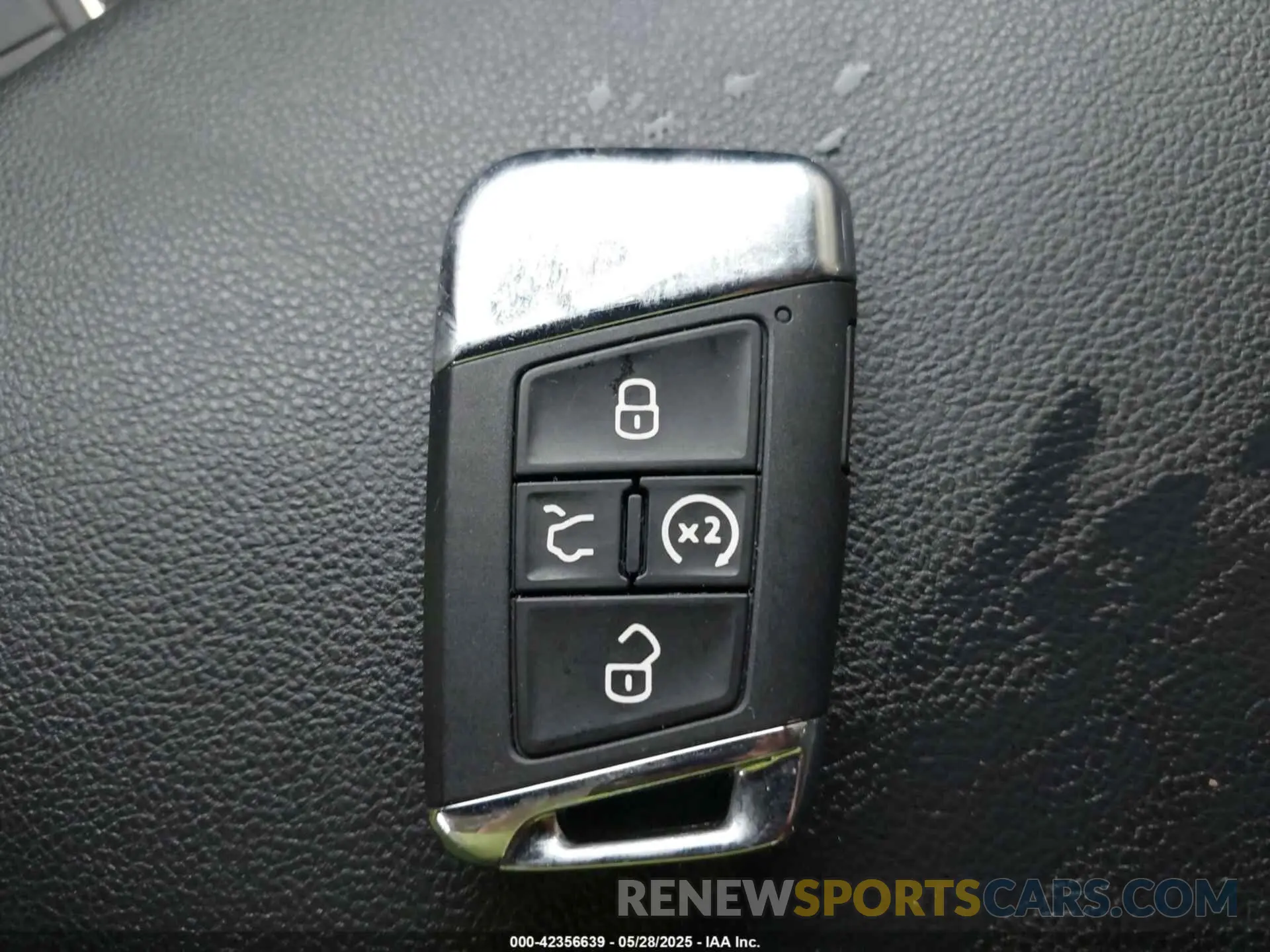 11 Photograph of a damaged car 1V2WP2CA7NC500151 VOLKSWAGEN ATLAS 2022