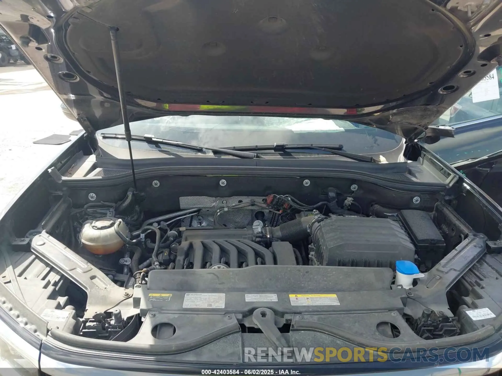 10 Photograph of a damaged car 1V2WR2CA0NC528514 VOLKSWAGEN ATLAS 2022