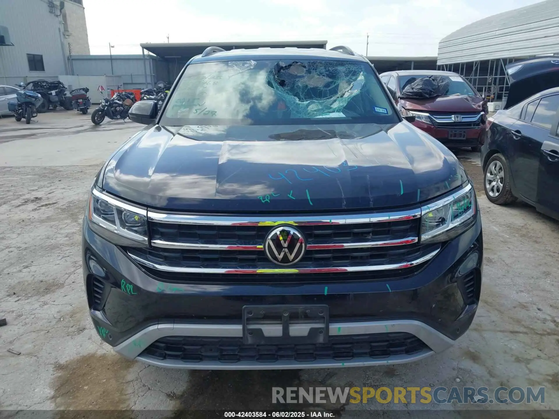 12 Photograph of a damaged car 1V2WR2CA0NC528514 VOLKSWAGEN ATLAS 2022