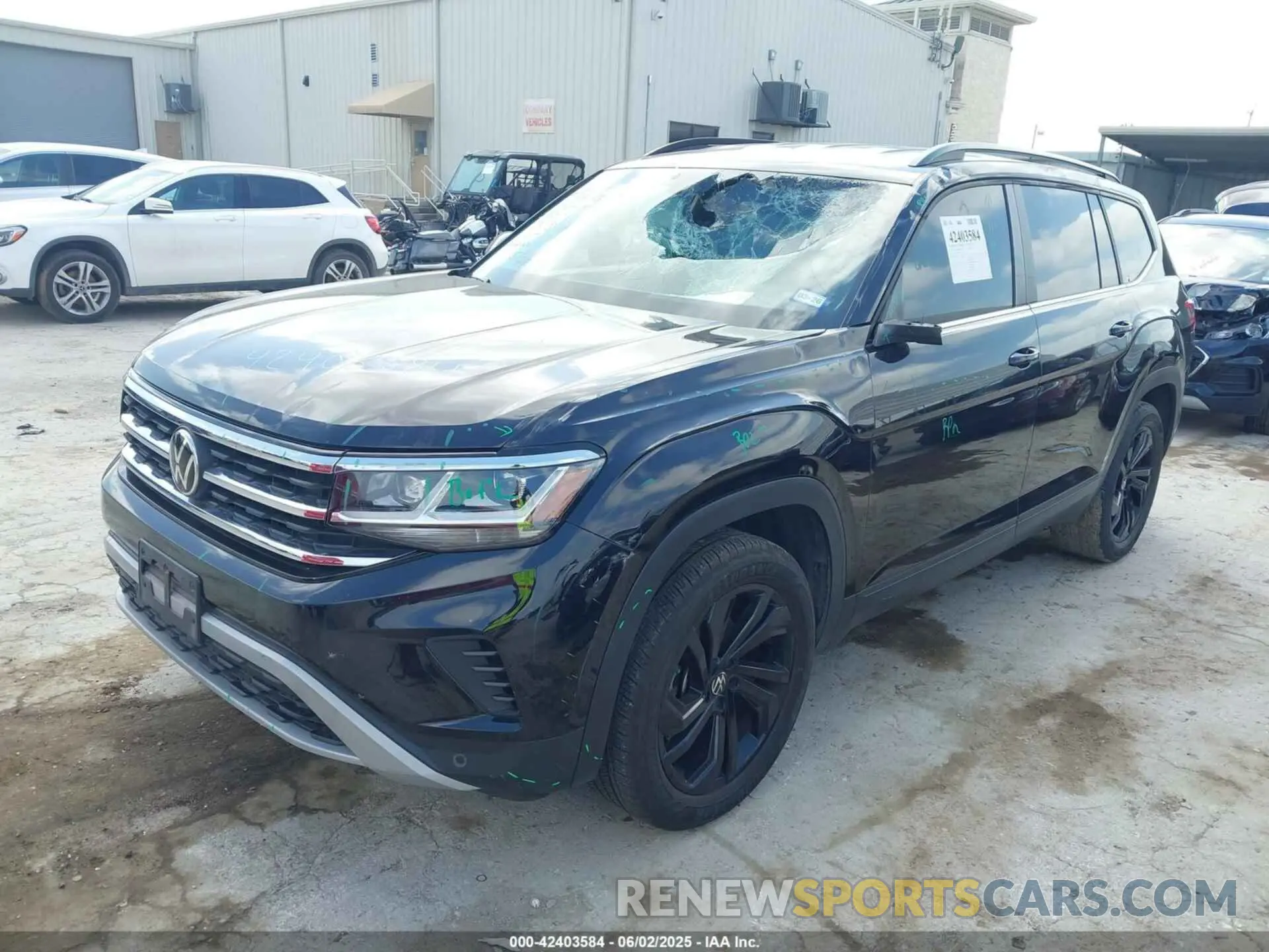 2 Photograph of a damaged car 1V2WR2CA0NC528514 VOLKSWAGEN ATLAS 2022