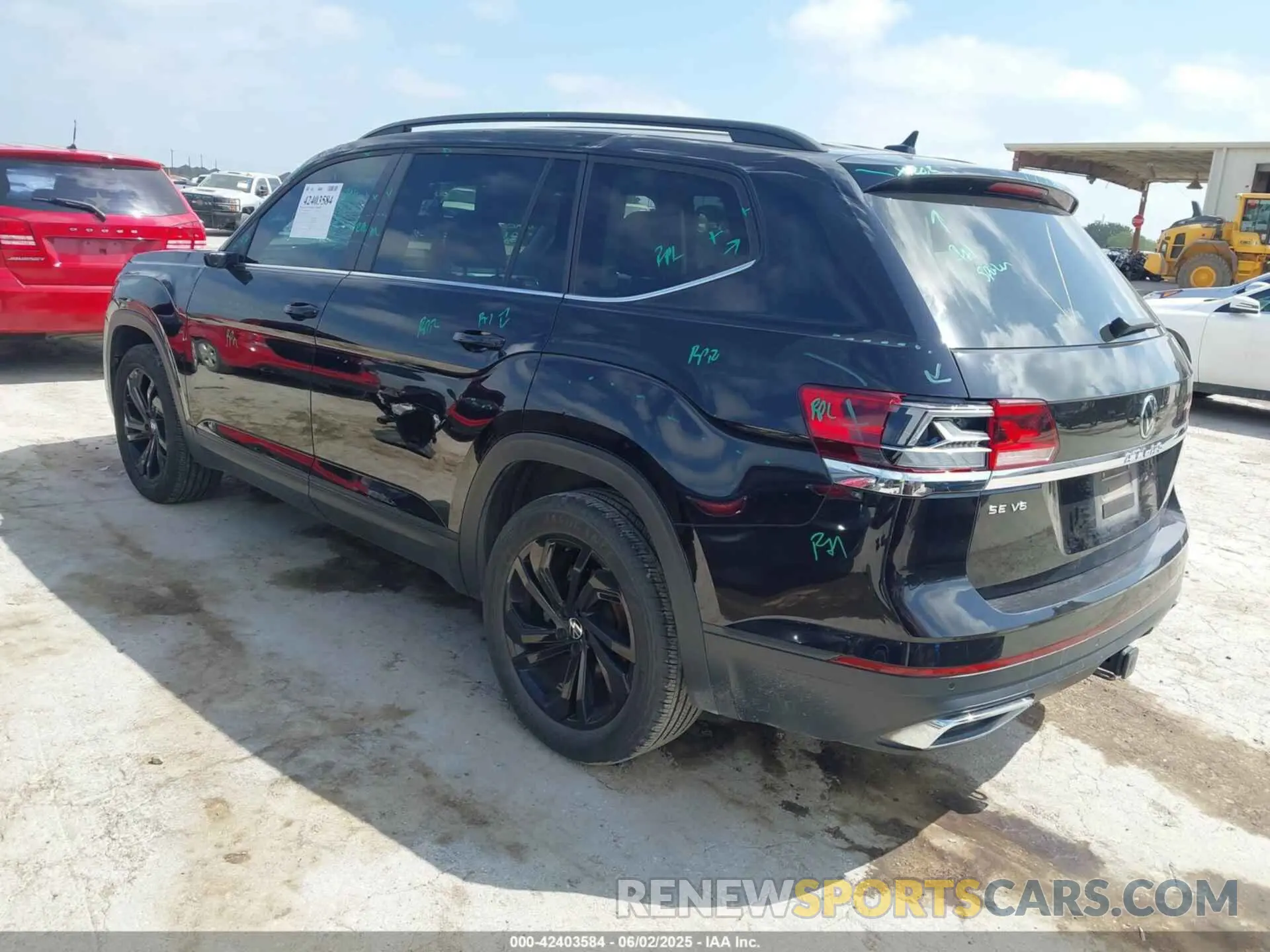 3 Photograph of a damaged car 1V2WR2CA0NC528514 VOLKSWAGEN ATLAS 2022