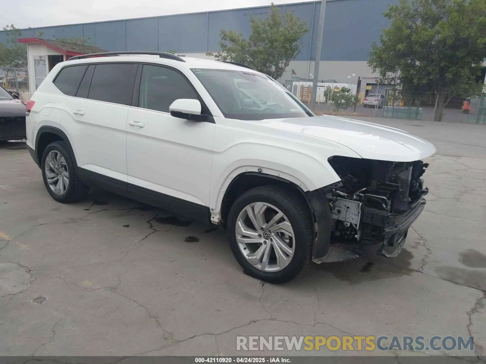 1 Photograph of a damaged car 1V2WR2CA2NC517904 VOLKSWAGEN ATLAS 2022