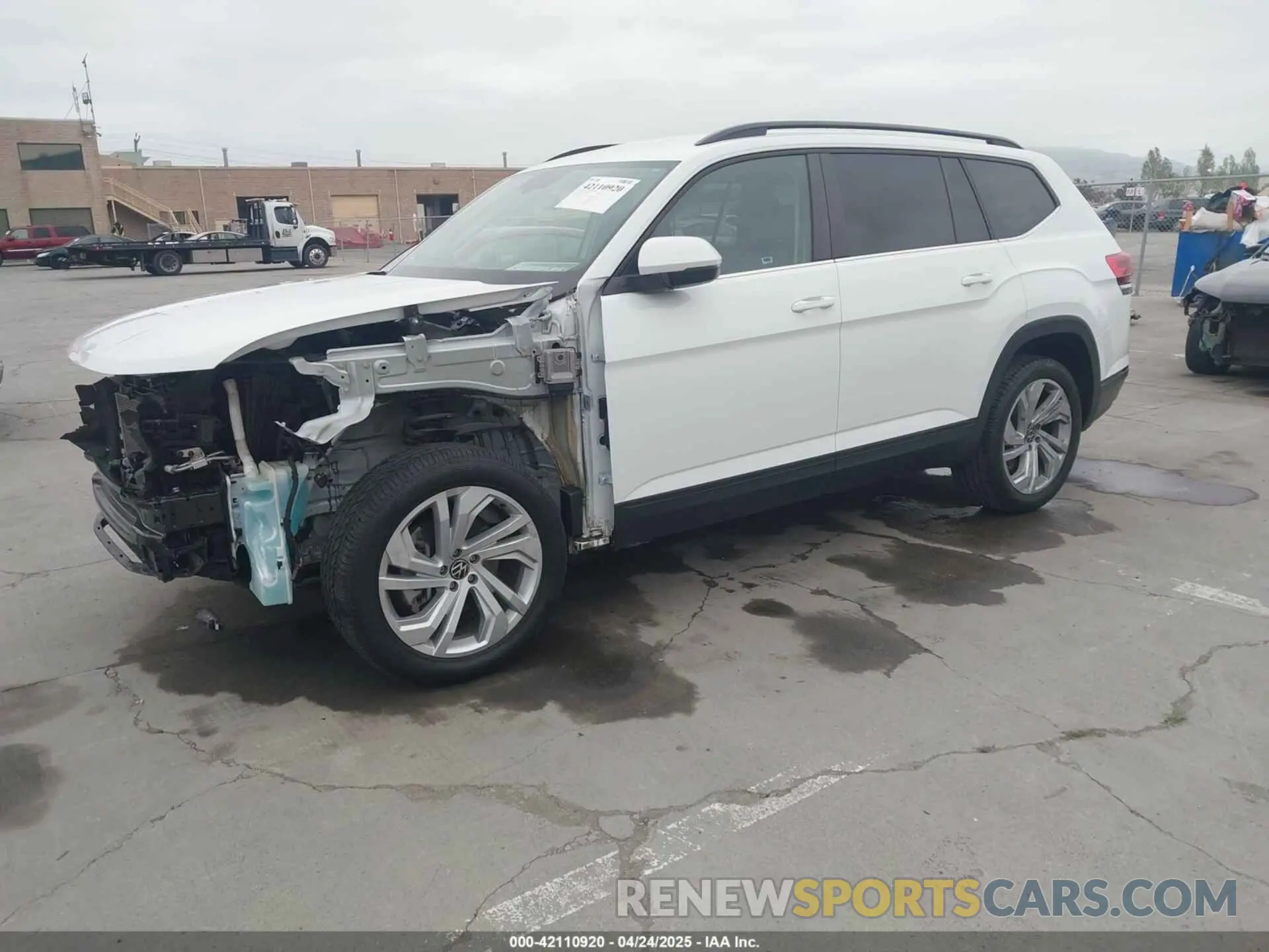 2 Photograph of a damaged car 1V2WR2CA2NC517904 VOLKSWAGEN ATLAS 2022
