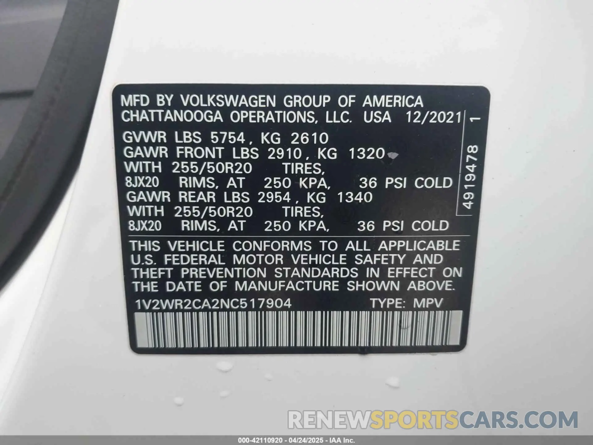 9 Photograph of a damaged car 1V2WR2CA2NC517904 VOLKSWAGEN ATLAS 2022