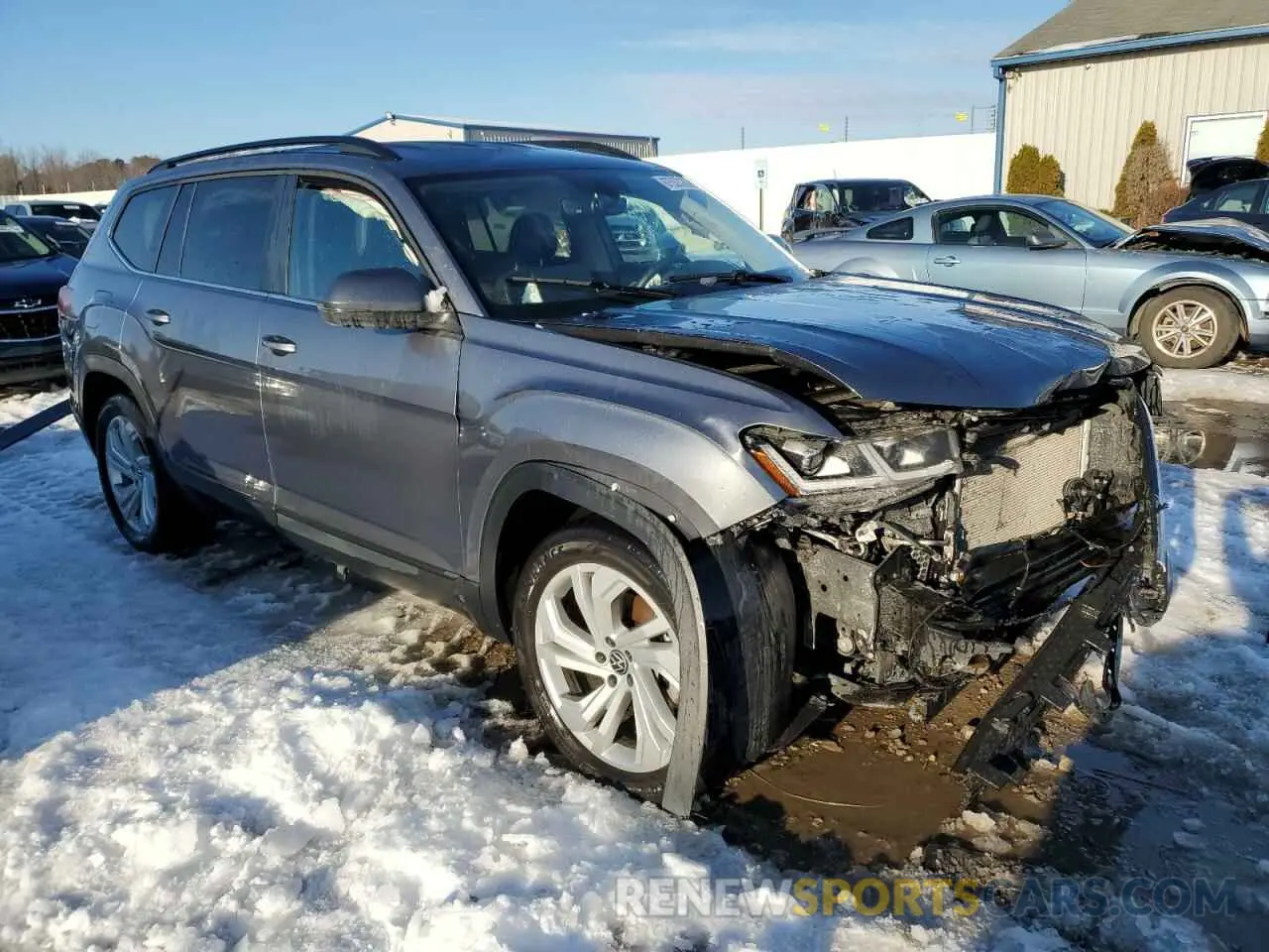 4 Photograph of a damaged car 1V2WR2CA8NC543441 VOLKSWAGEN ATLAS 2022