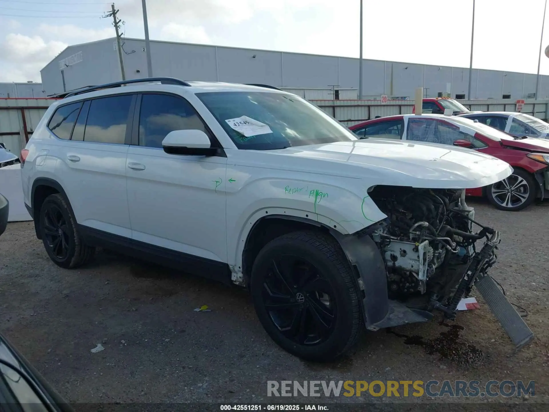 14 Photograph of a damaged car 1V2WR2CA8NC562216 VOLKSWAGEN ATLAS 2022