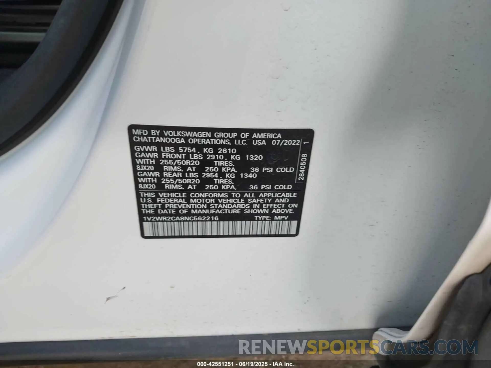 9 Photograph of a damaged car 1V2WR2CA8NC562216 VOLKSWAGEN ATLAS 2022