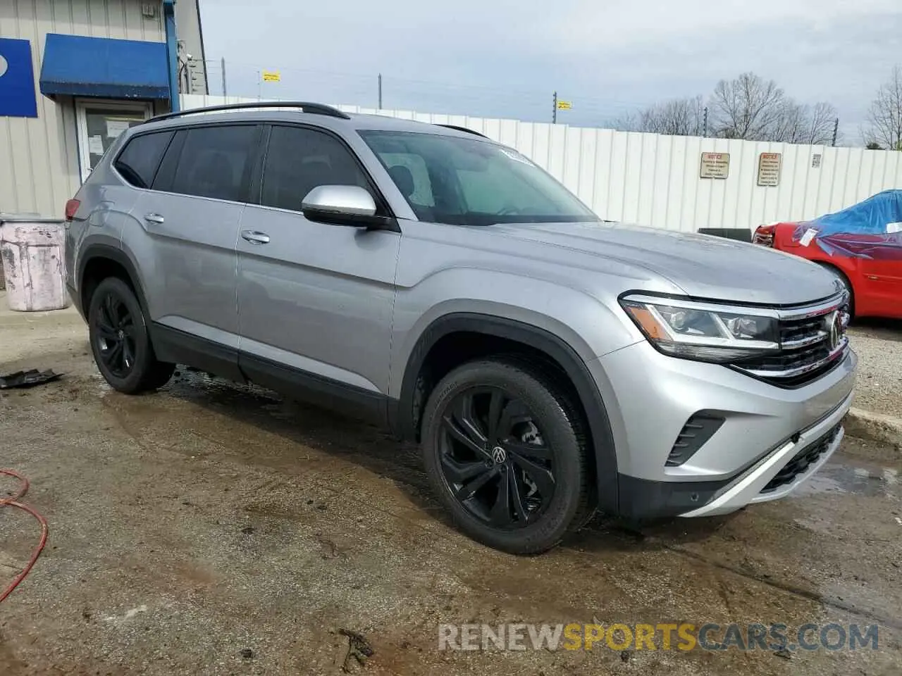 4 Photograph of a damaged car 1V2WR2CAXNC517326 VOLKSWAGEN ATLAS 2022