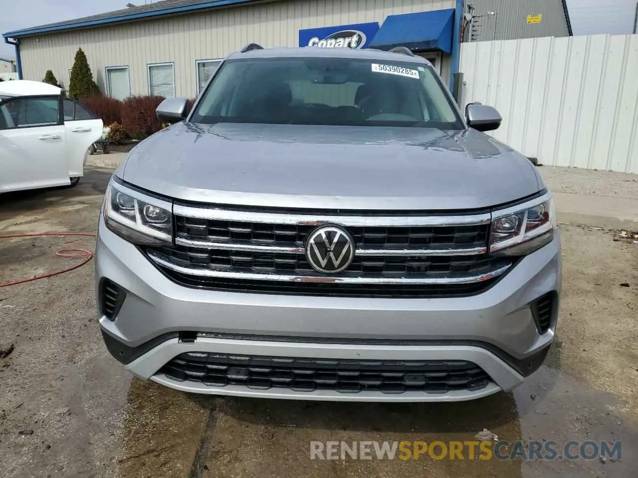 5 Photograph of a damaged car 1V2WR2CAXNC517326 VOLKSWAGEN ATLAS 2022