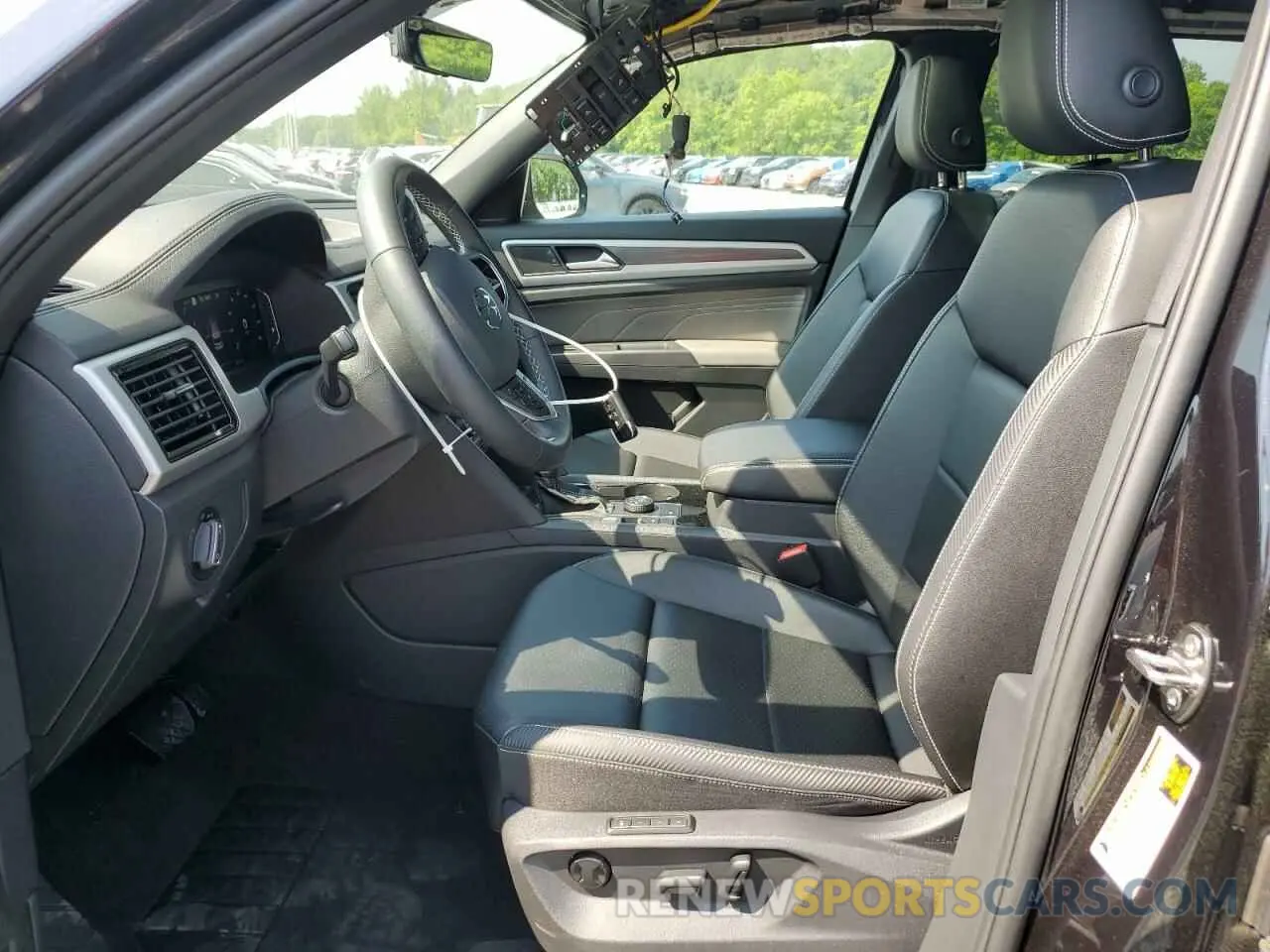 7 Photograph of a damaged car 1V2BE2CA1PC216733 VOLKSWAGEN ATLAS 2023