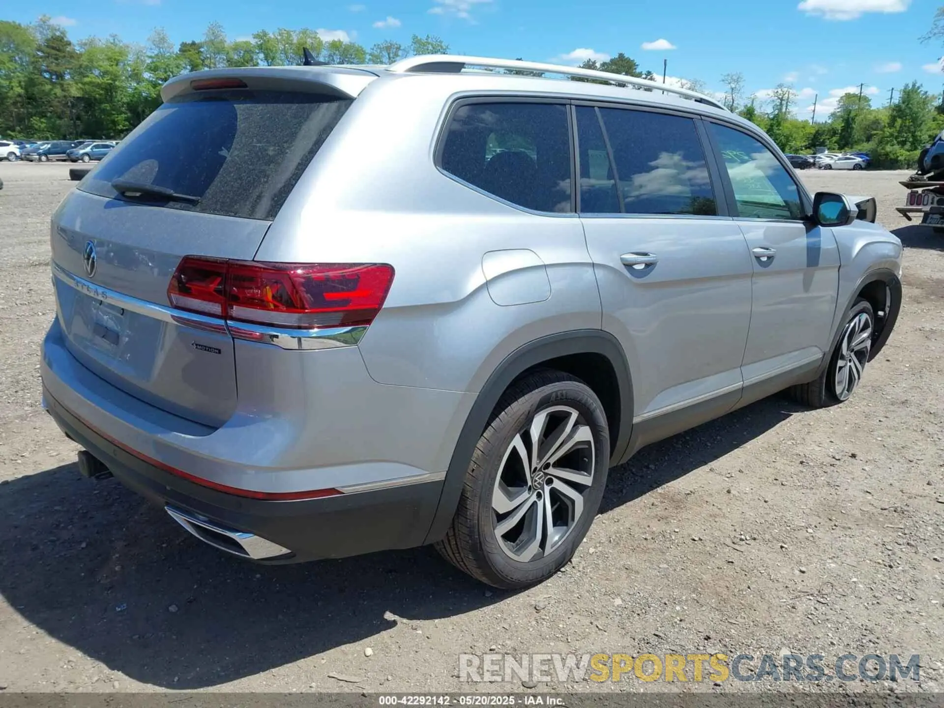 4 Photograph of a damaged car 1V2BR2CA2PC510744 VOLKSWAGEN ATLAS 2023