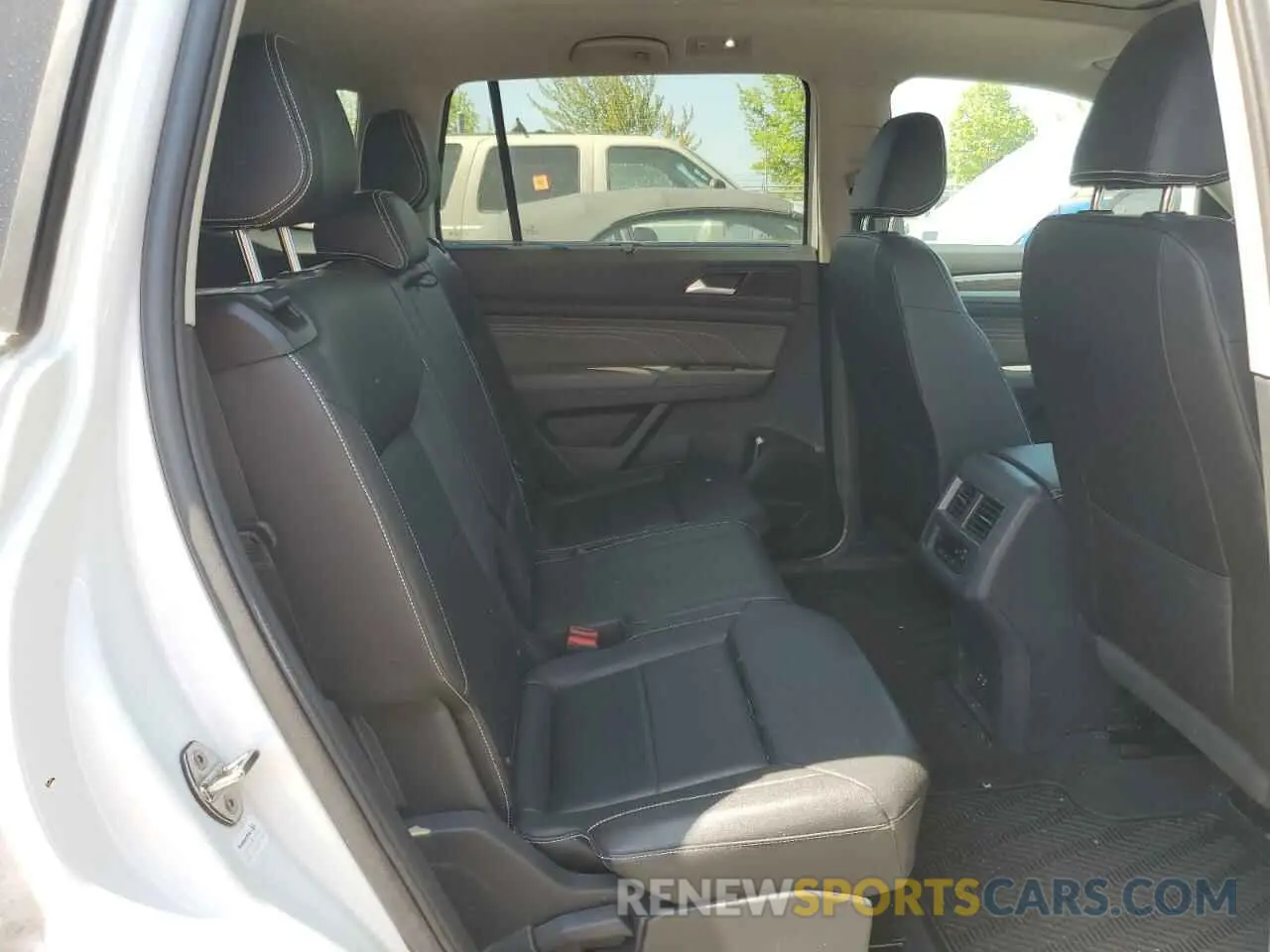11 Photograph of a damaged car 1V2BR2CA6PC555170 VOLKSWAGEN ATLAS 2023