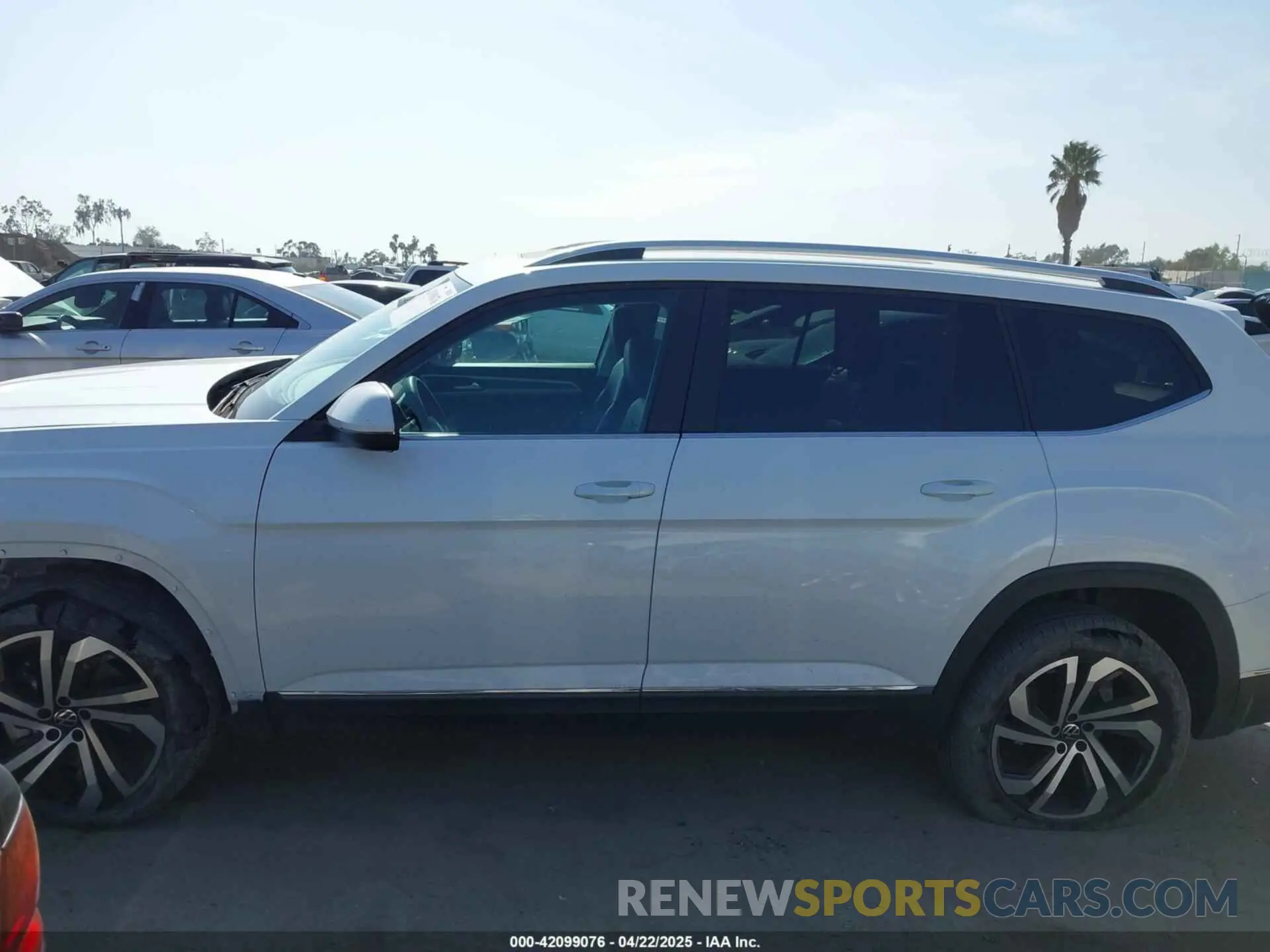 14 Photograph of a damaged car 1V2BR2CA7PC527099 VOLKSWAGEN ATLAS 2023
