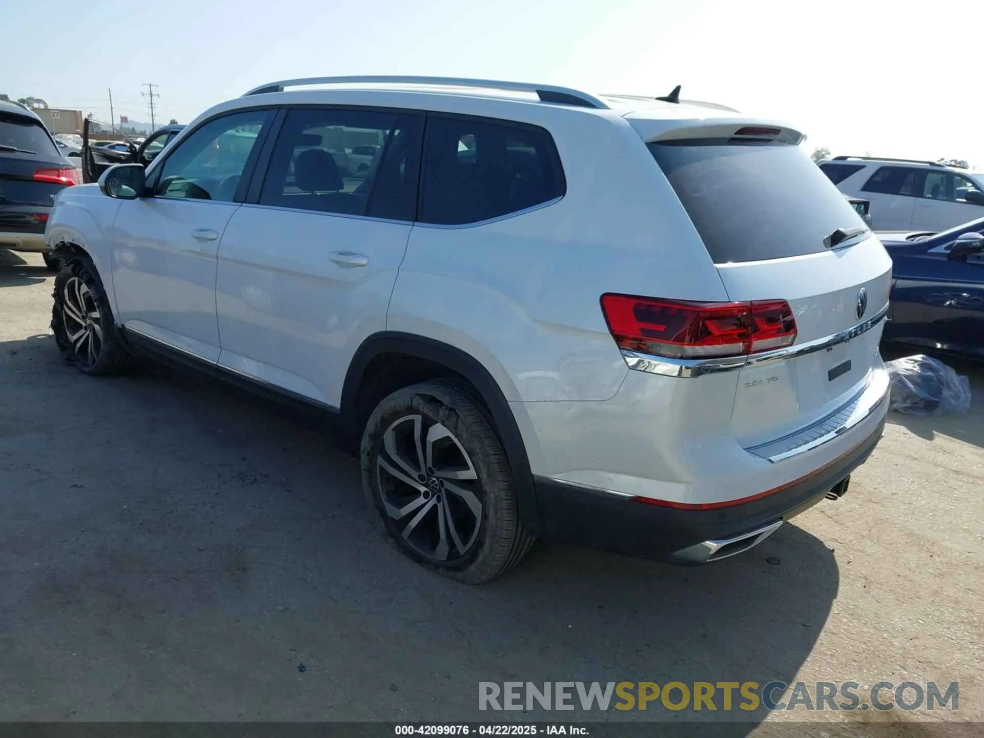 3 Photograph of a damaged car 1V2BR2CA7PC527099 VOLKSWAGEN ATLAS 2023
