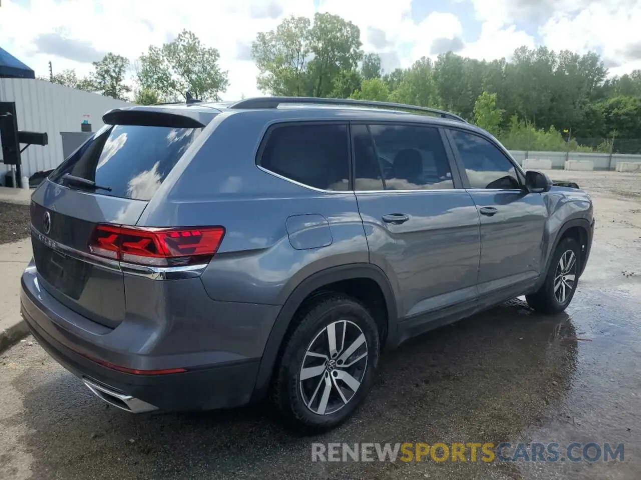 3 Photograph of a damaged car 1V2DP2CA0PC508084 VOLKSWAGEN ATLAS 2023