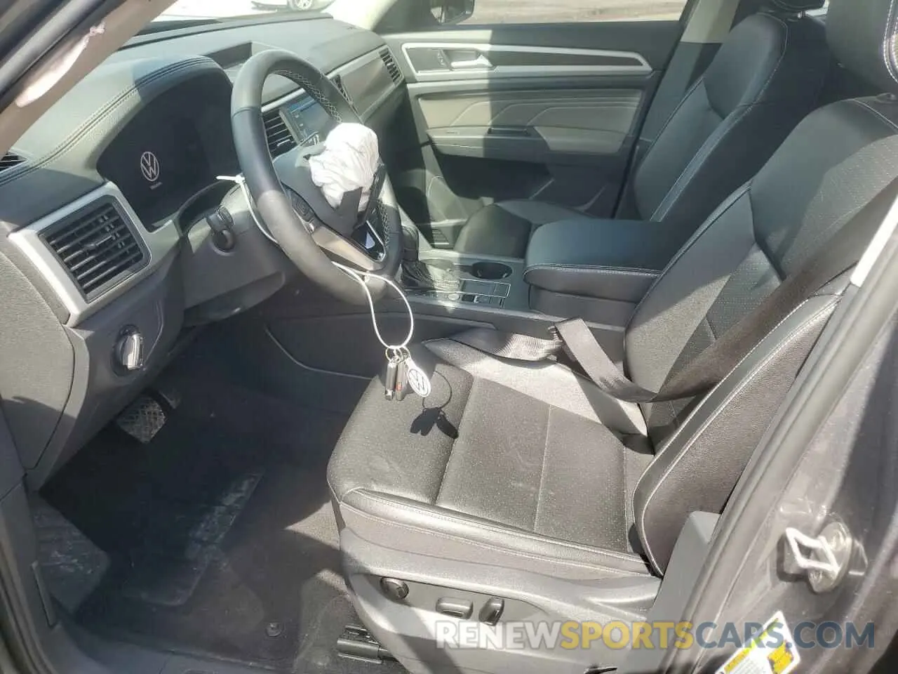 7 Photograph of a damaged car 1V2DP2CA0PC508084 VOLKSWAGEN ATLAS 2023