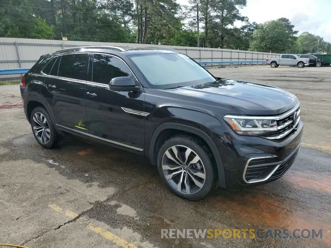 4 Photograph of a damaged car 1V2FE2CA9PC206520 VOLKSWAGEN ATLAS 2023