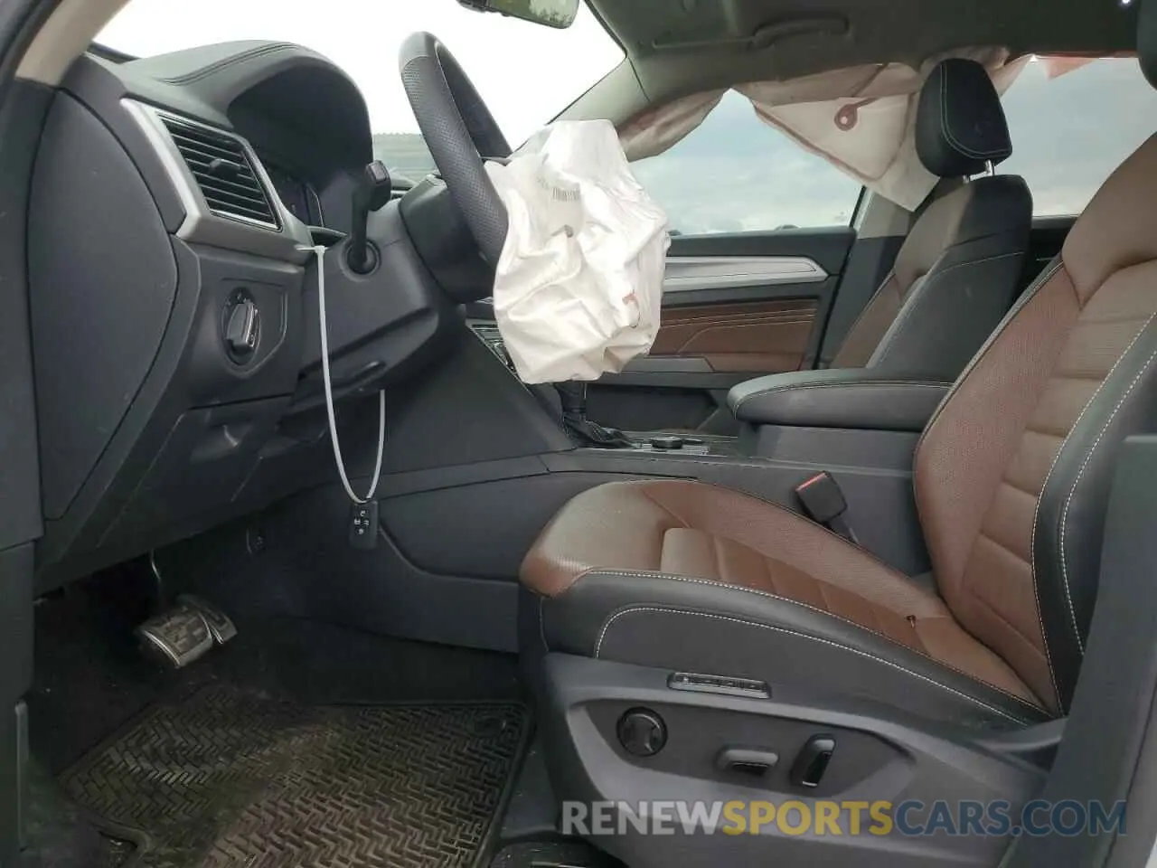7 Photograph of a damaged car 1V2FR2CA2PC527335 VOLKSWAGEN ATLAS 2023