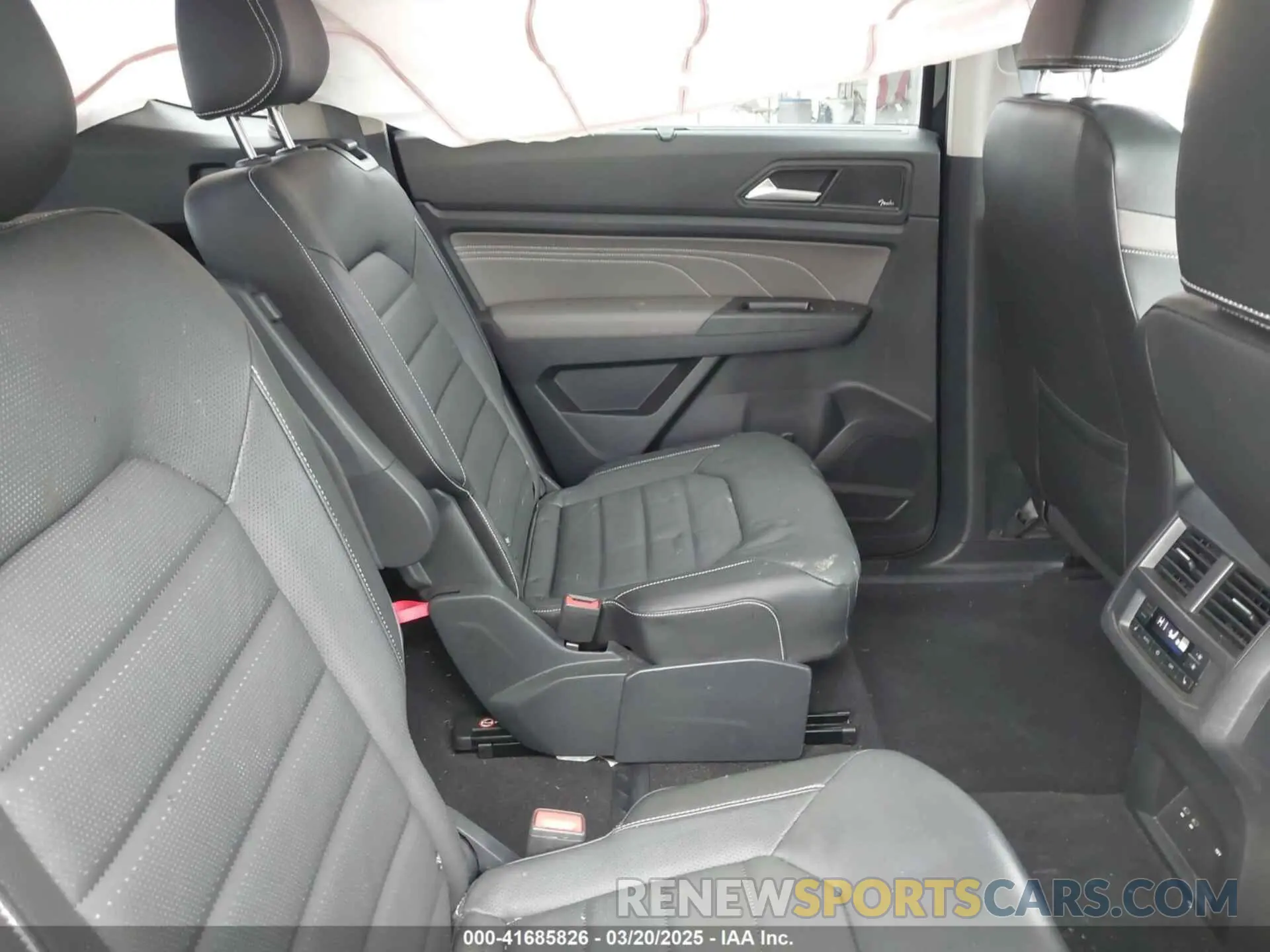 8 Photograph of a damaged car 1V2FR2CA2PC557077 VOLKSWAGEN ATLAS 2023
