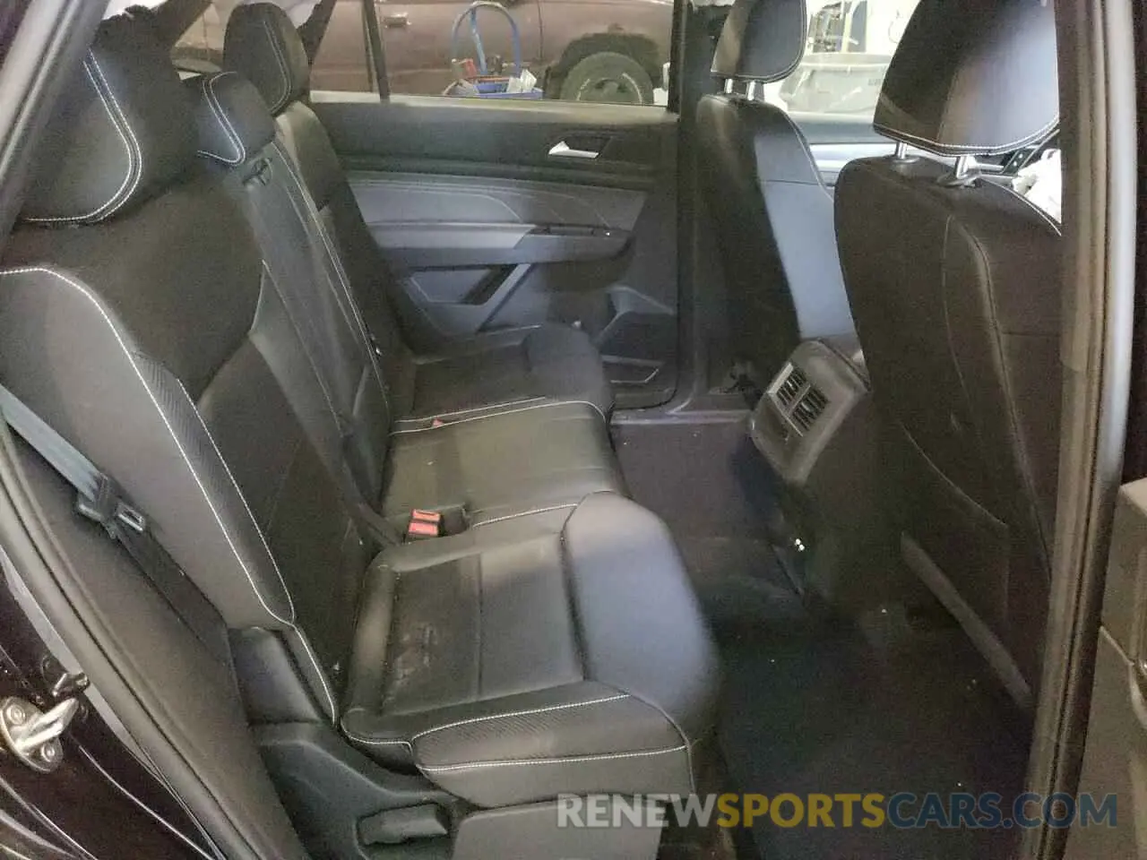 11 Photograph of a damaged car 1V2HE2CA0PC222288 VOLKSWAGEN ATLAS 2023