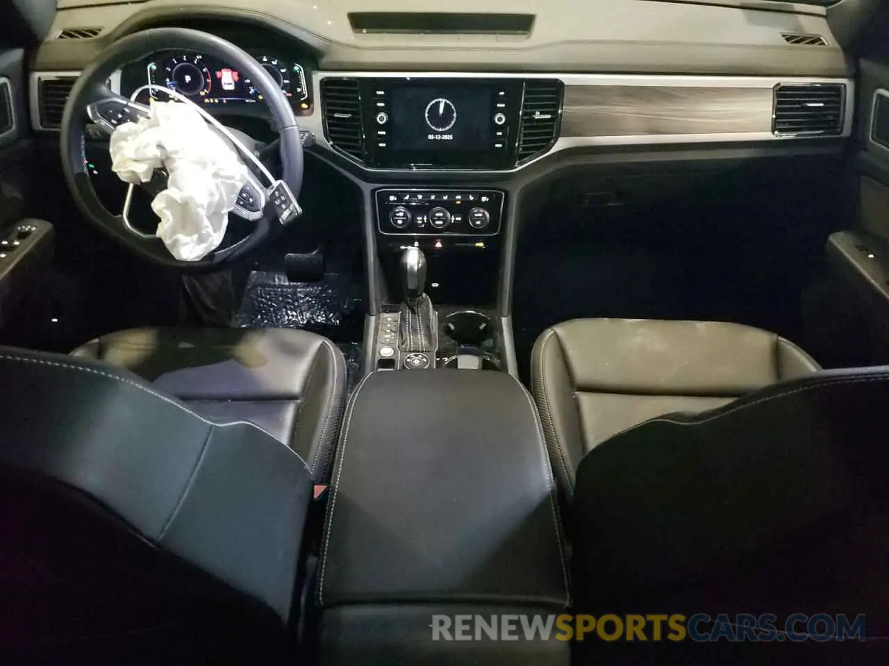 8 Photograph of a damaged car 1V2HE2CA0PC222288 VOLKSWAGEN ATLAS 2023