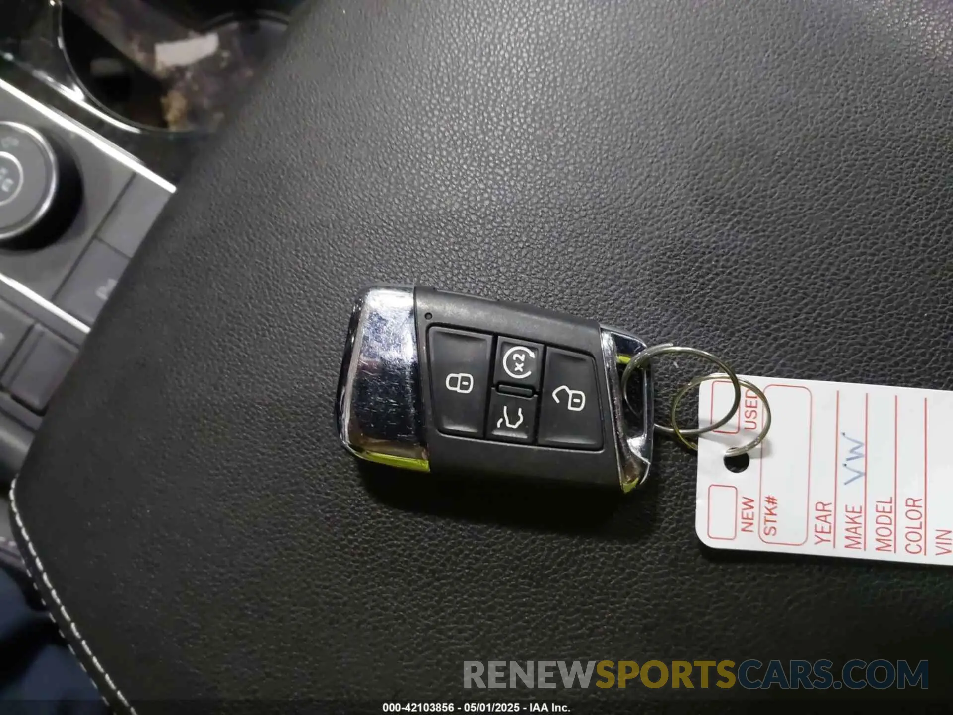 11 Photograph of a damaged car 1V2HP2CA0PC516123 VOLKSWAGEN ATLAS 2023