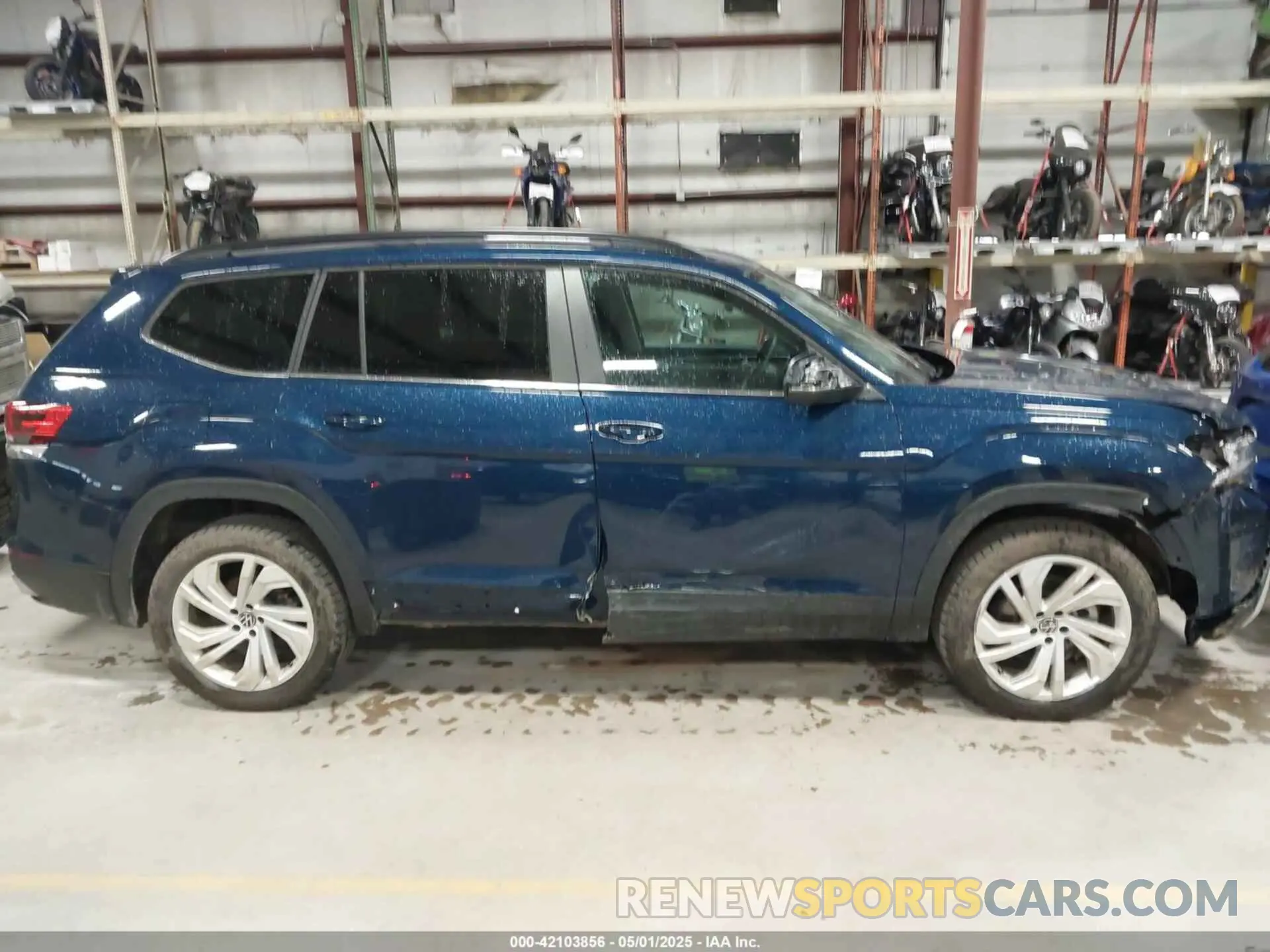 13 Photograph of a damaged car 1V2HP2CA0PC516123 VOLKSWAGEN ATLAS 2023