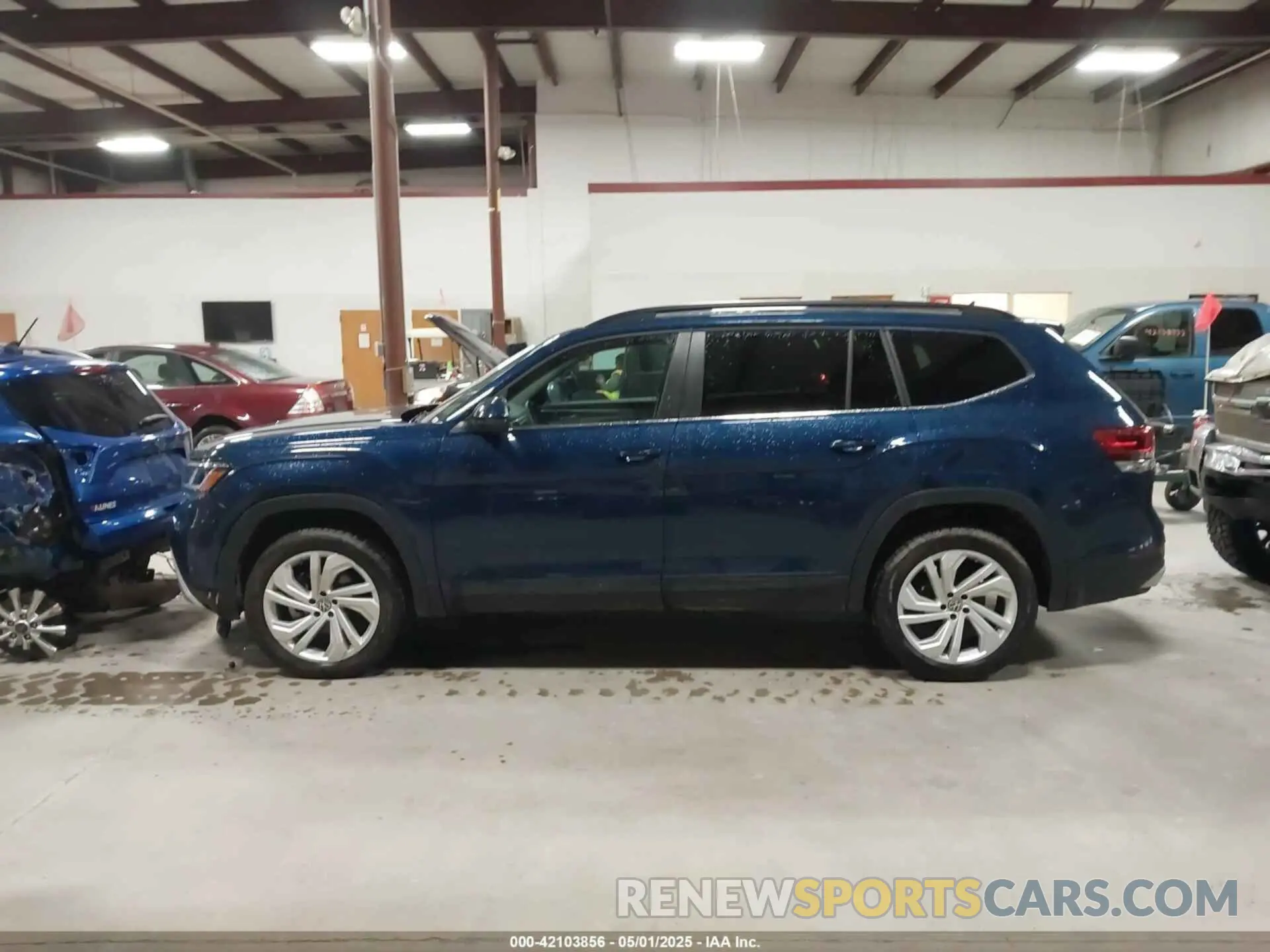 14 Photograph of a damaged car 1V2HP2CA0PC516123 VOLKSWAGEN ATLAS 2023
