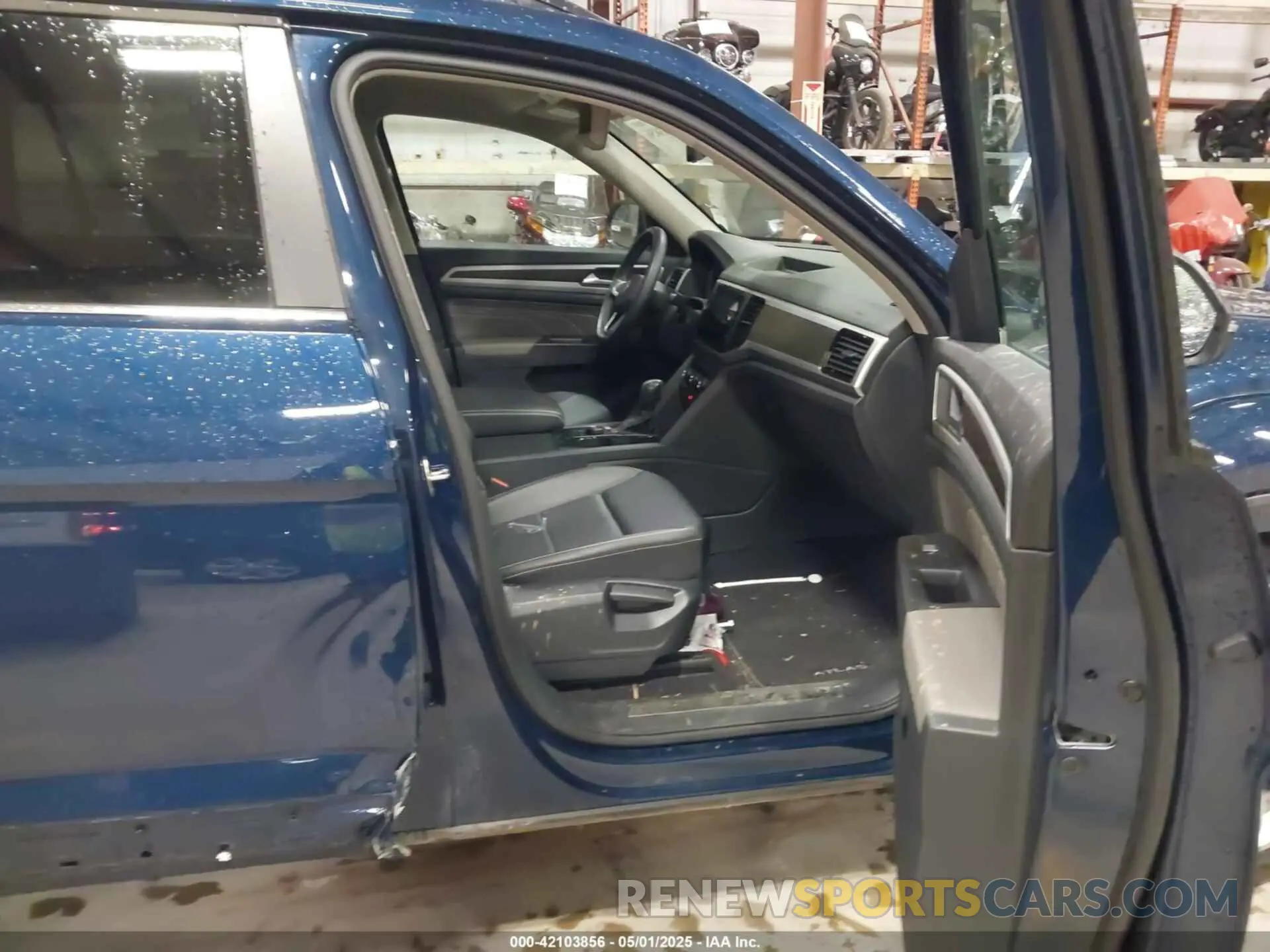 5 Photograph of a damaged car 1V2HP2CA0PC516123 VOLKSWAGEN ATLAS 2023