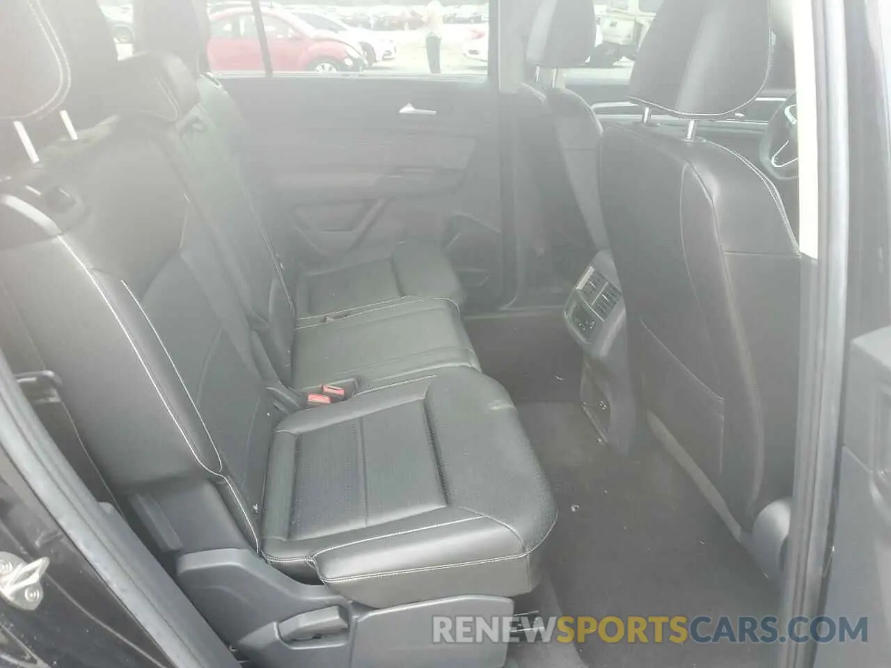 10 Photograph of a damaged car 1V2HR2CA0PC523549 VOLKSWAGEN ATLAS 2023