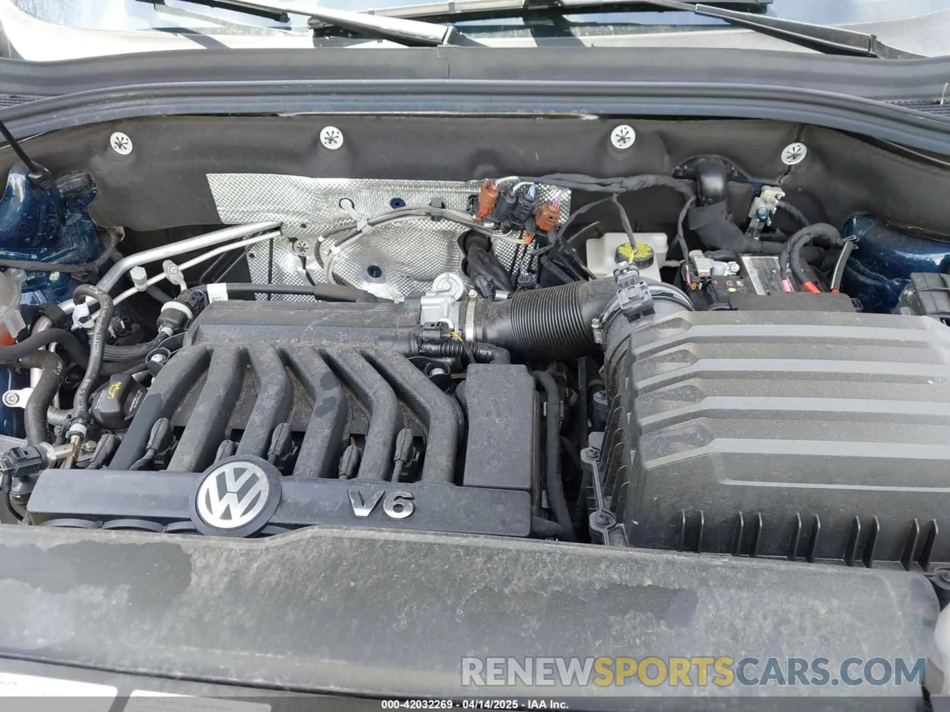 10 Photograph of a damaged car 1V2HR2CA2PC505456 VOLKSWAGEN ATLAS 2023