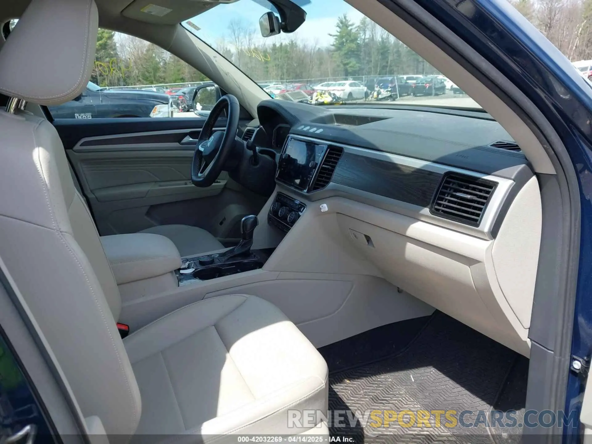 5 Photograph of a damaged car 1V2HR2CA2PC505456 VOLKSWAGEN ATLAS 2023