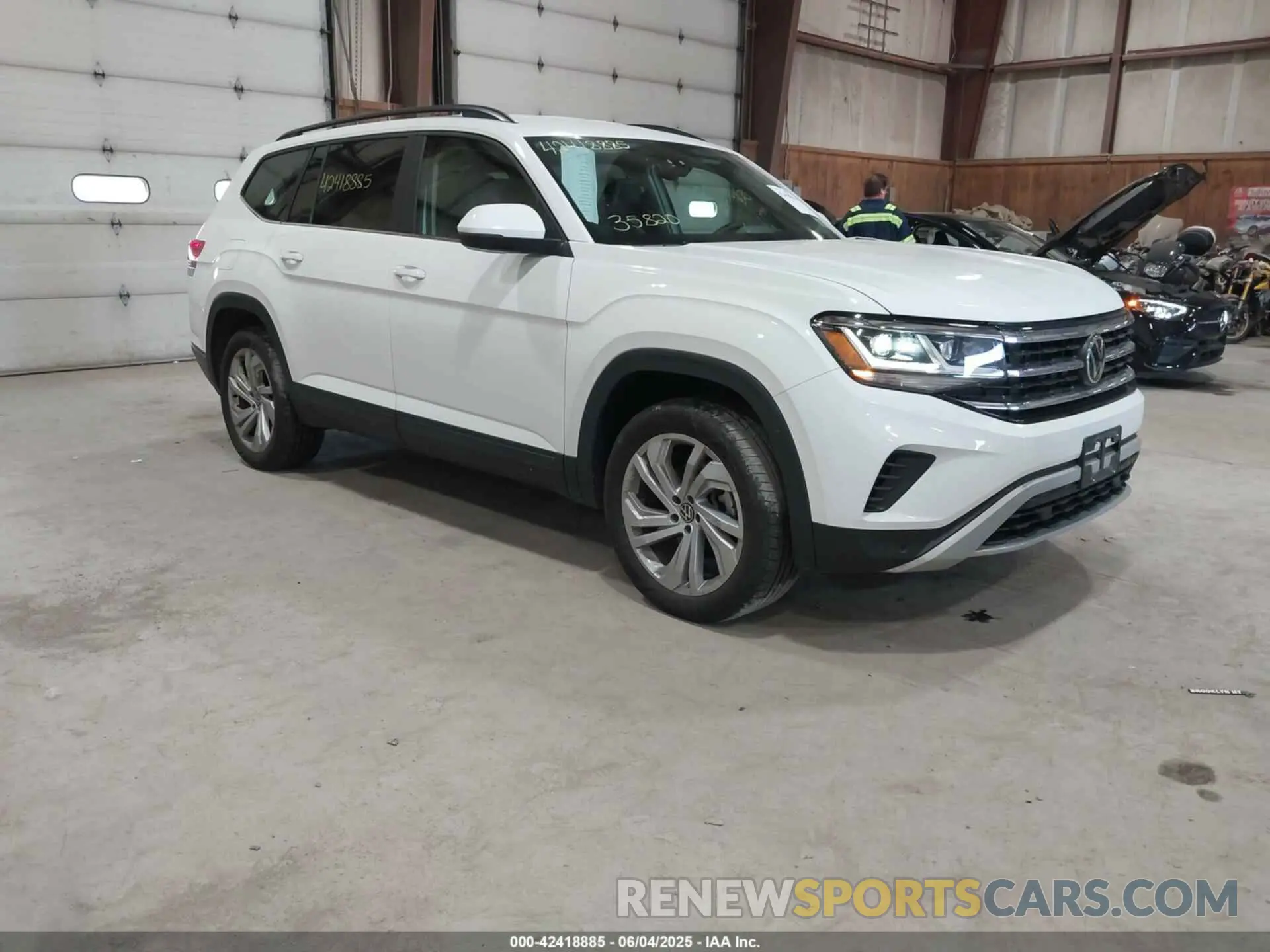 1 Photograph of a damaged car 1V2HR2CA4PC556781 VOLKSWAGEN ATLAS 2023