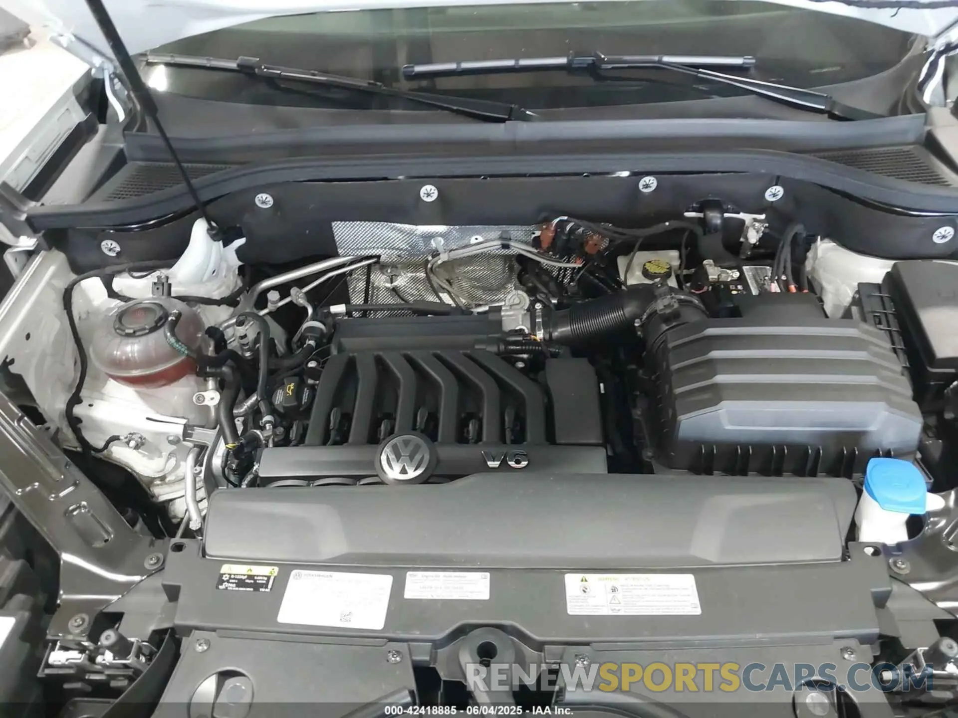10 Photograph of a damaged car 1V2HR2CA4PC556781 VOLKSWAGEN ATLAS 2023