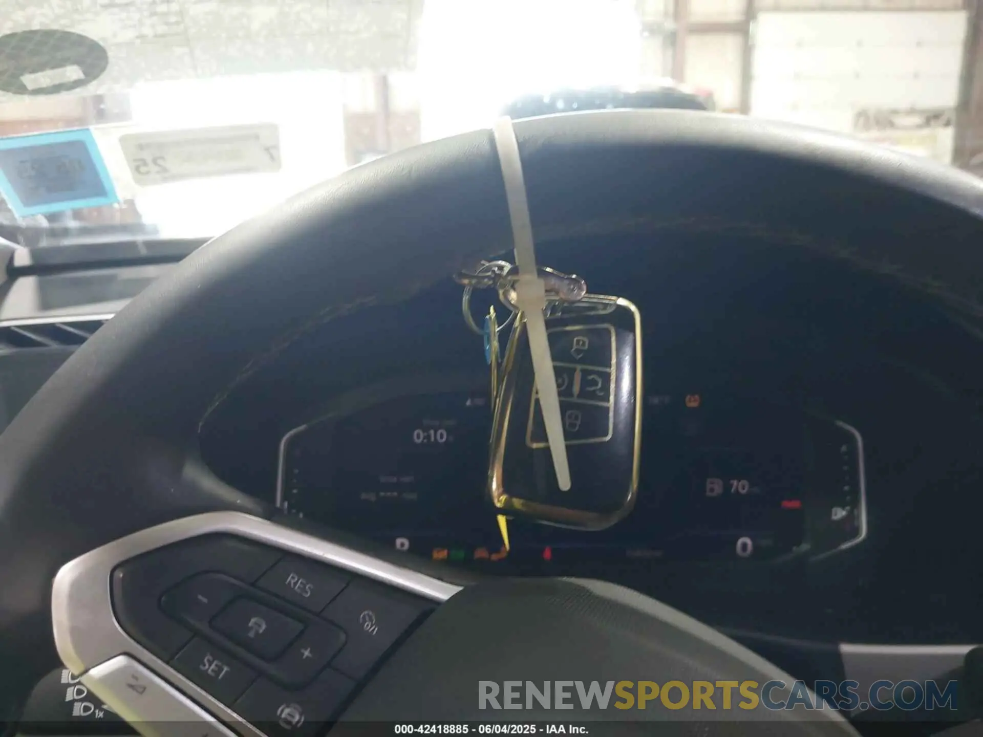 11 Photograph of a damaged car 1V2HR2CA4PC556781 VOLKSWAGEN ATLAS 2023