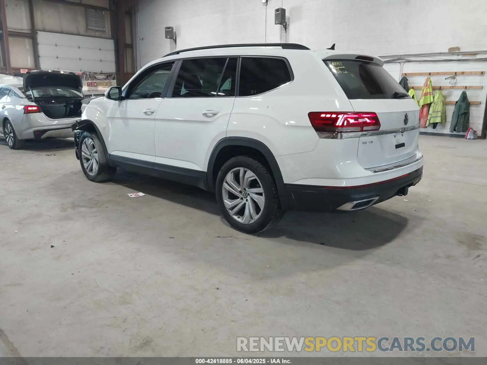 3 Photograph of a damaged car 1V2HR2CA4PC556781 VOLKSWAGEN ATLAS 2023