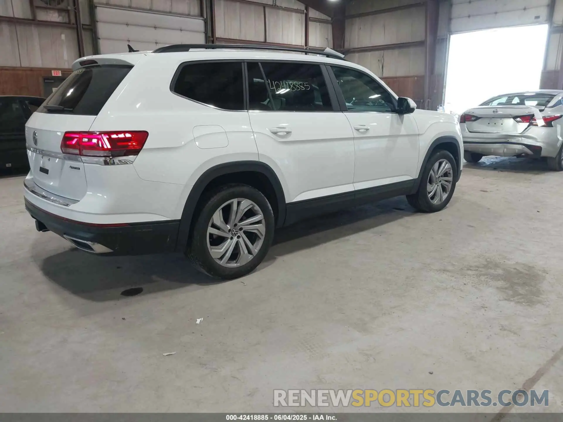4 Photograph of a damaged car 1V2HR2CA4PC556781 VOLKSWAGEN ATLAS 2023