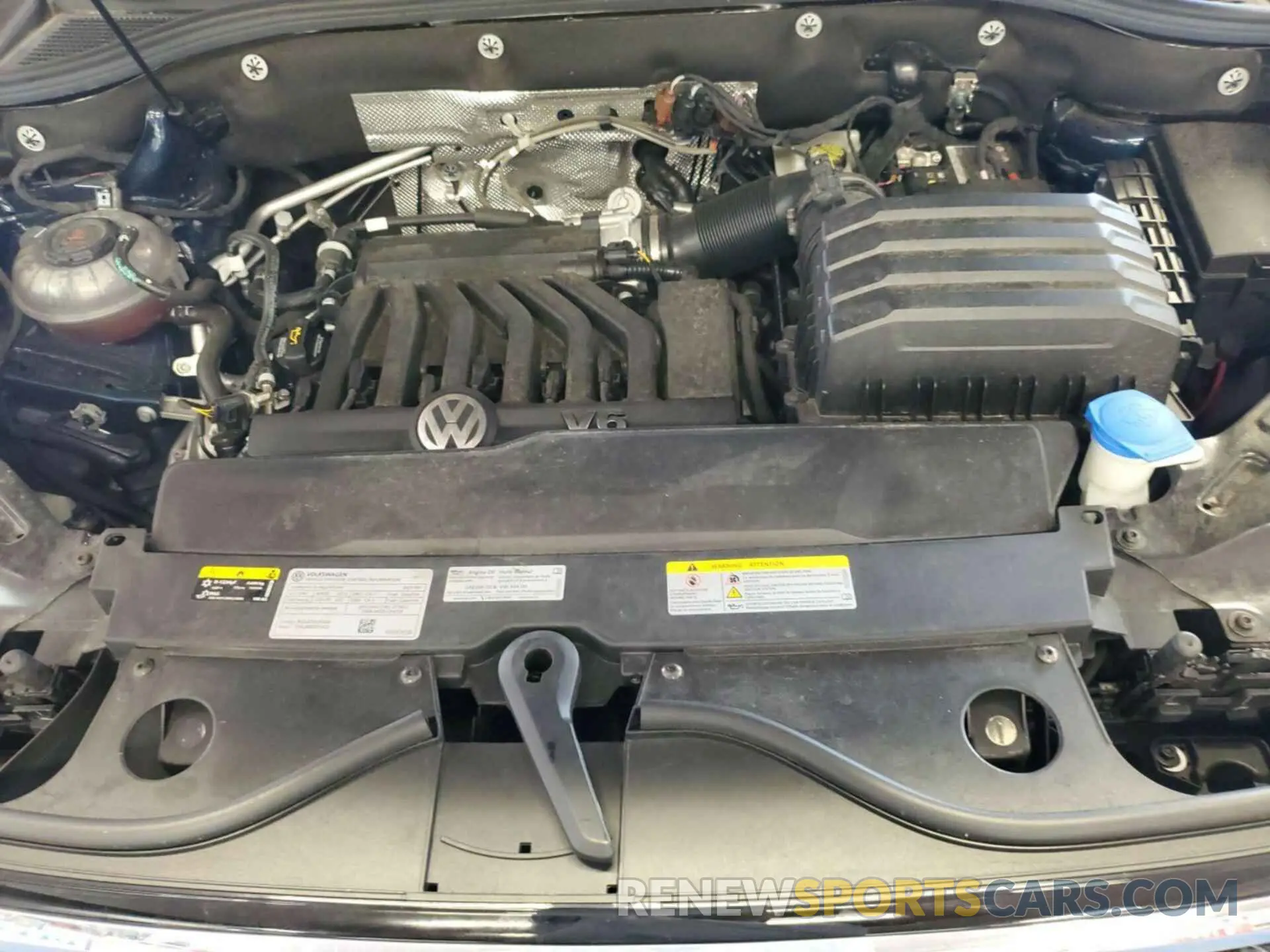 18 Photograph of a damaged car 1V2HR2CA5PC527628 VOLKSWAGEN ATLAS 2023