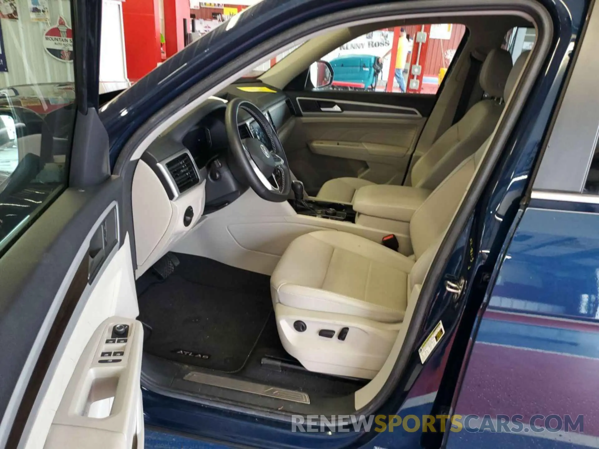 27 Photograph of a damaged car 1V2HR2CA5PC527628 VOLKSWAGEN ATLAS 2023