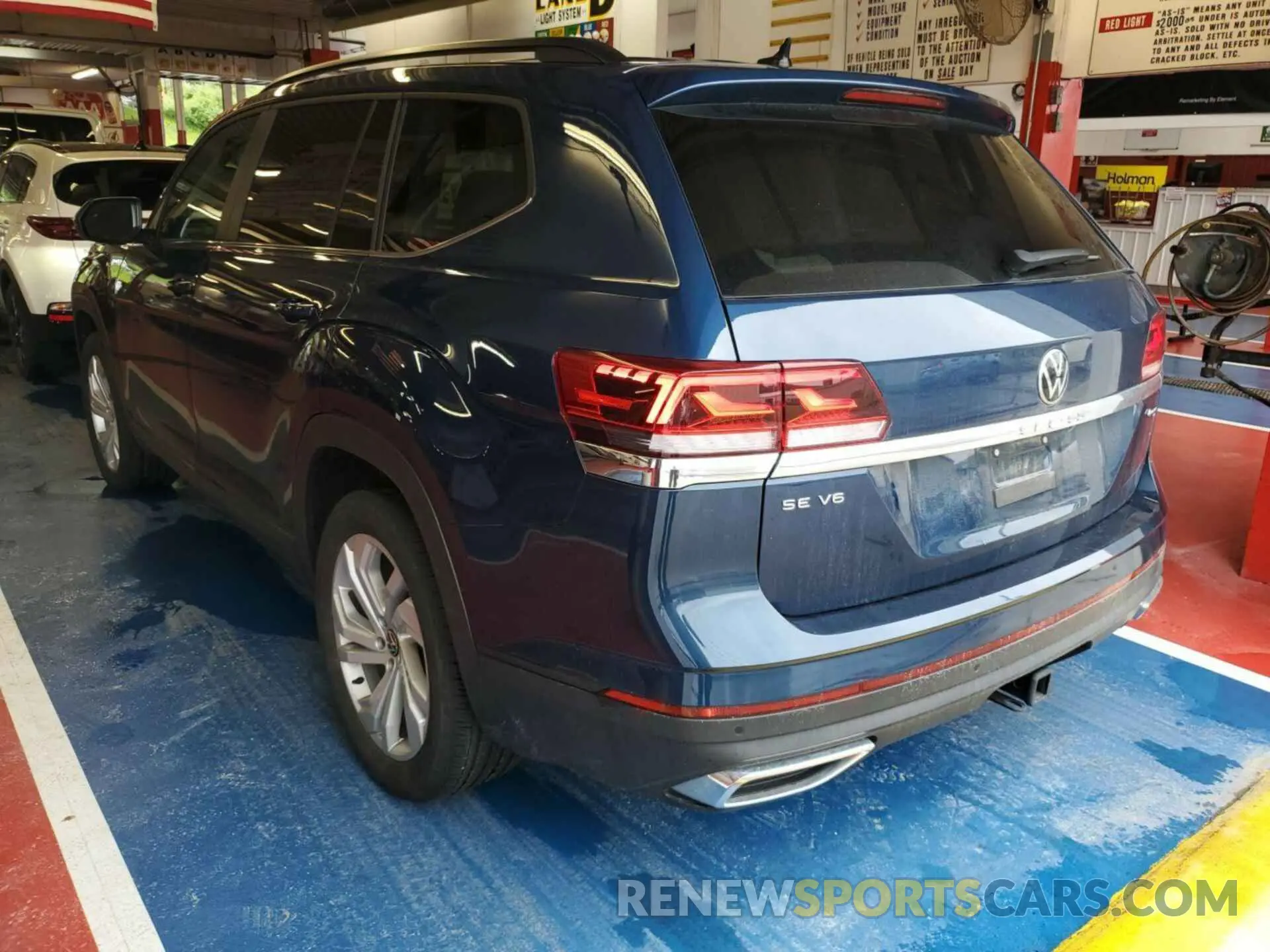 4 Photograph of a damaged car 1V2HR2CA5PC527628 VOLKSWAGEN ATLAS 2023