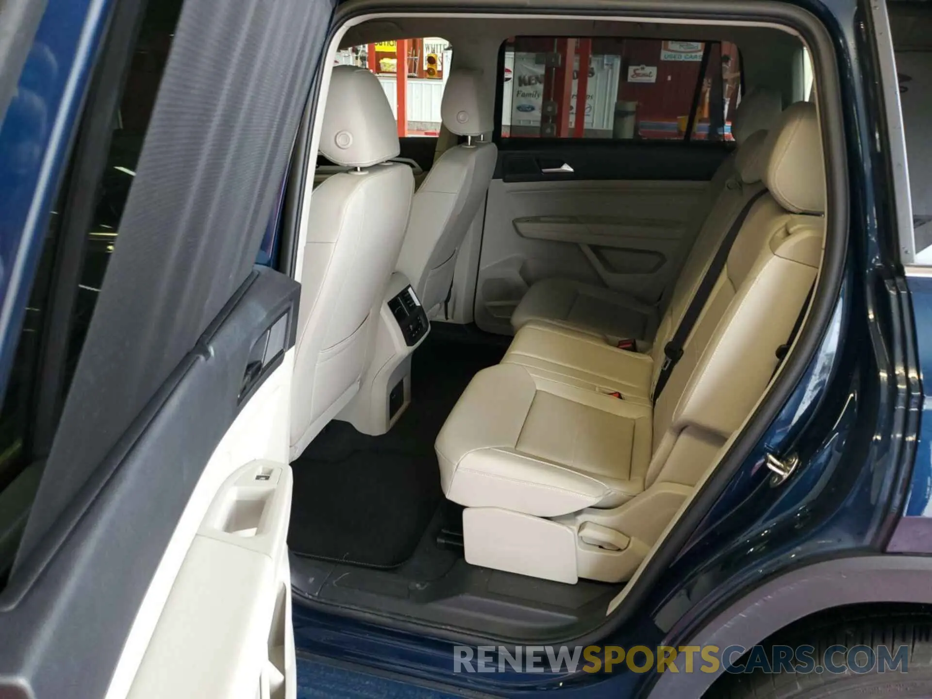 9 Photograph of a damaged car 1V2HR2CA5PC527628 VOLKSWAGEN ATLAS 2023