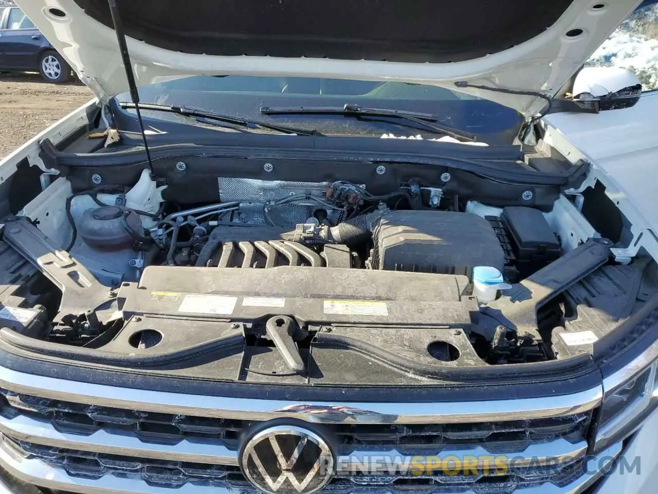 13 Photograph of a damaged car 1V2HR2CA7PC532989 VOLKSWAGEN ATLAS 2023