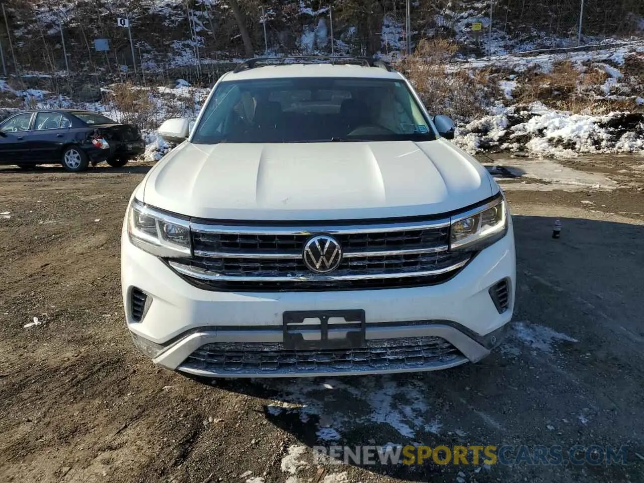 5 Photograph of a damaged car 1V2HR2CA7PC532989 VOLKSWAGEN ATLAS 2023