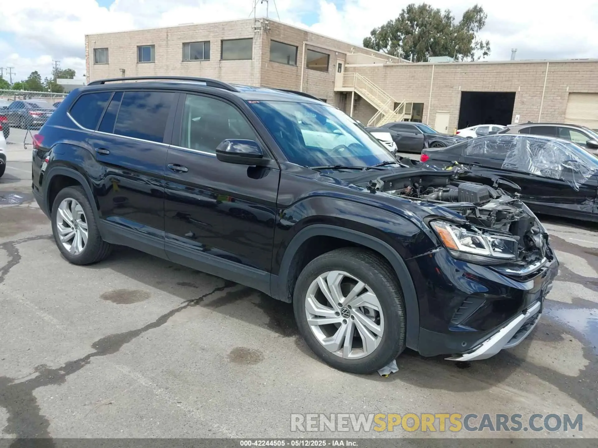 1 Photograph of a damaged car 1V2HR2CA8PC527350 VOLKSWAGEN ATLAS 2023