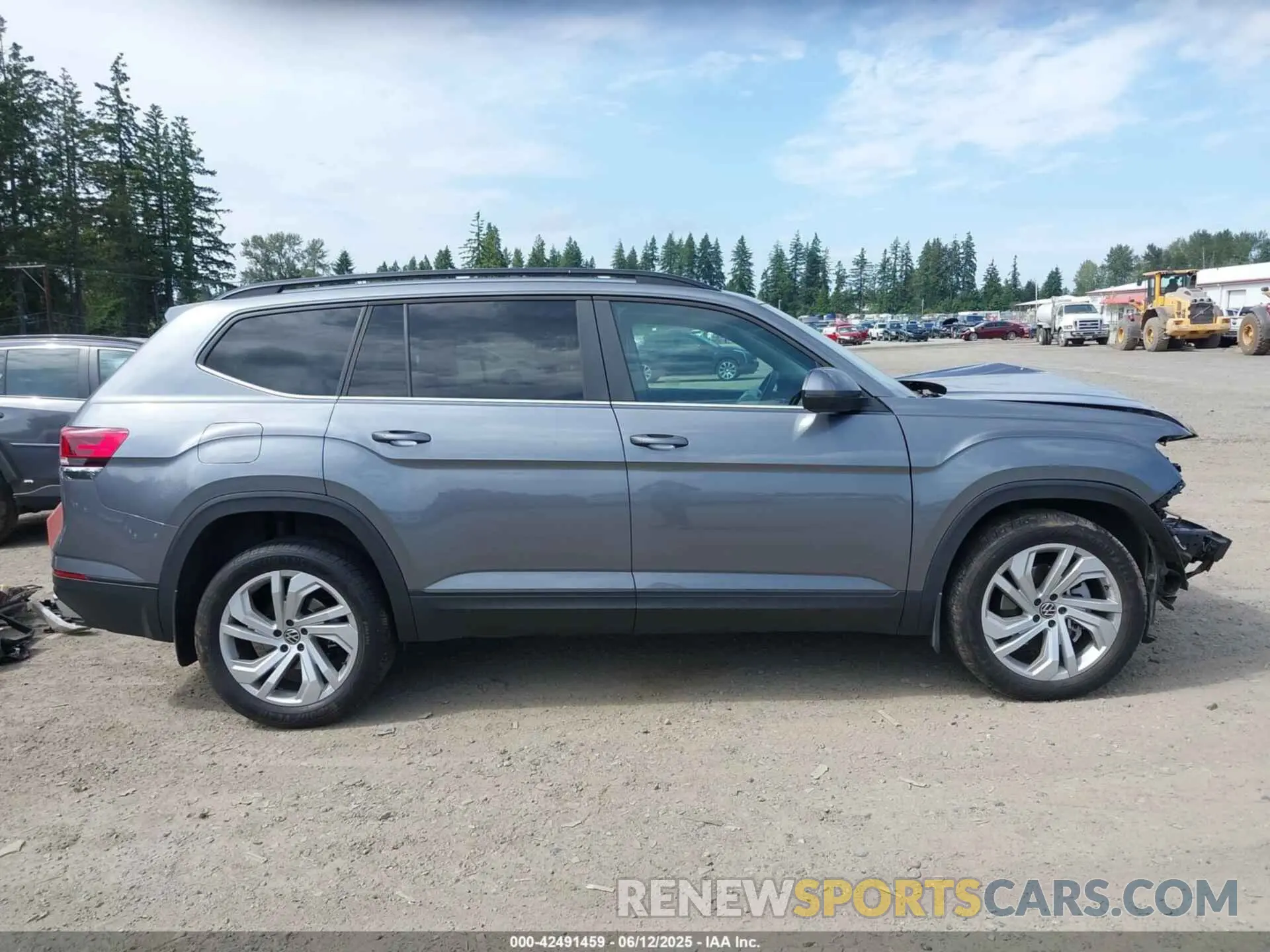 13 Photograph of a damaged car 1V2HR2CA9PC509908 VOLKSWAGEN ATLAS 2023