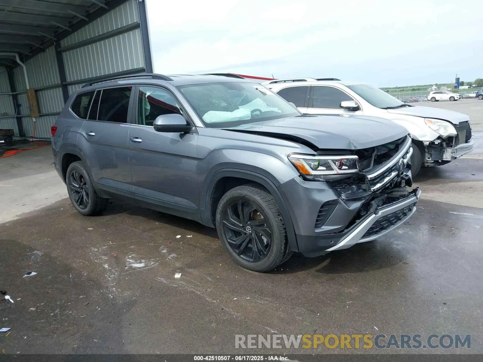 1 Photograph of a damaged car 1V2HR2CAXPC506953 VOLKSWAGEN ATLAS 2023