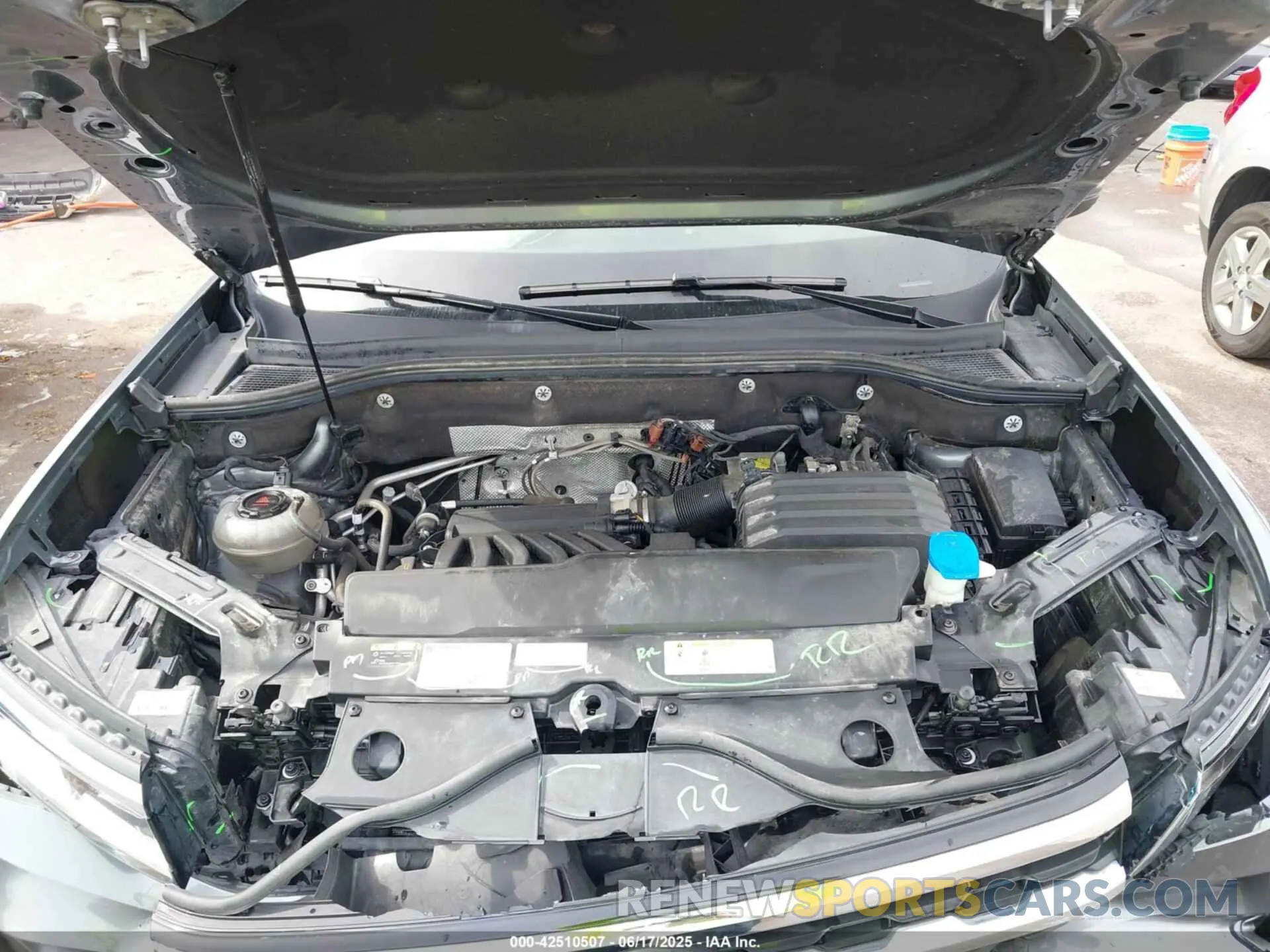 10 Photograph of a damaged car 1V2HR2CAXPC506953 VOLKSWAGEN ATLAS 2023