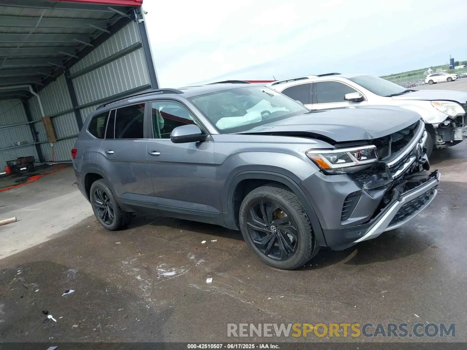 13 Photograph of a damaged car 1V2HR2CAXPC506953 VOLKSWAGEN ATLAS 2023